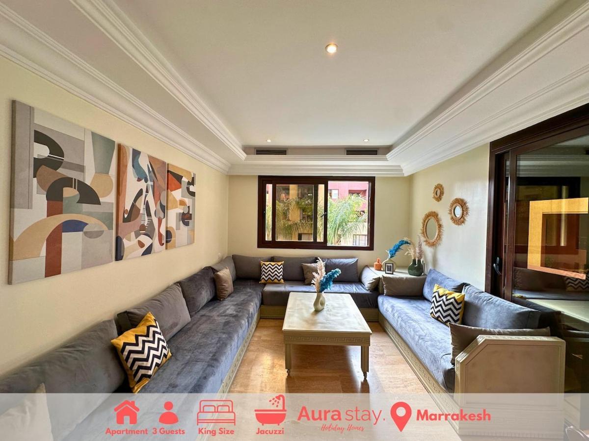Exclusive Luxury With Pool, Jacuzzi And Service Apartment