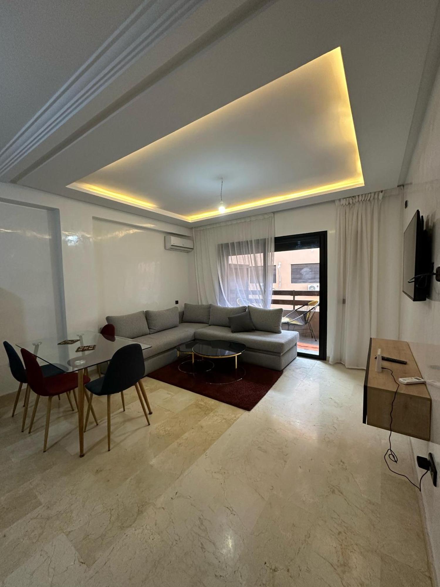 Family In The Center Apartment *