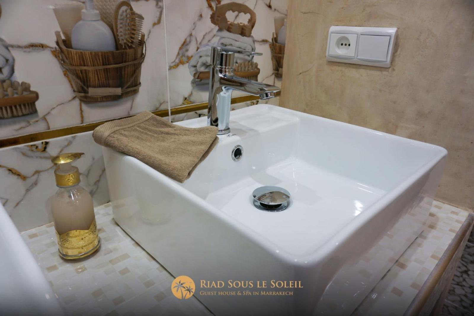 Homestay & Sous Le Soleil Chez Jerome Et Pamela Sahara *