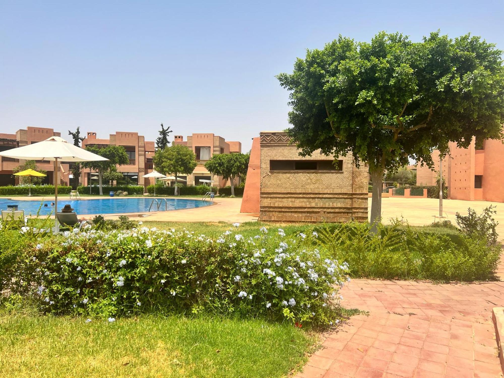Bright W/ Pool Apartamento