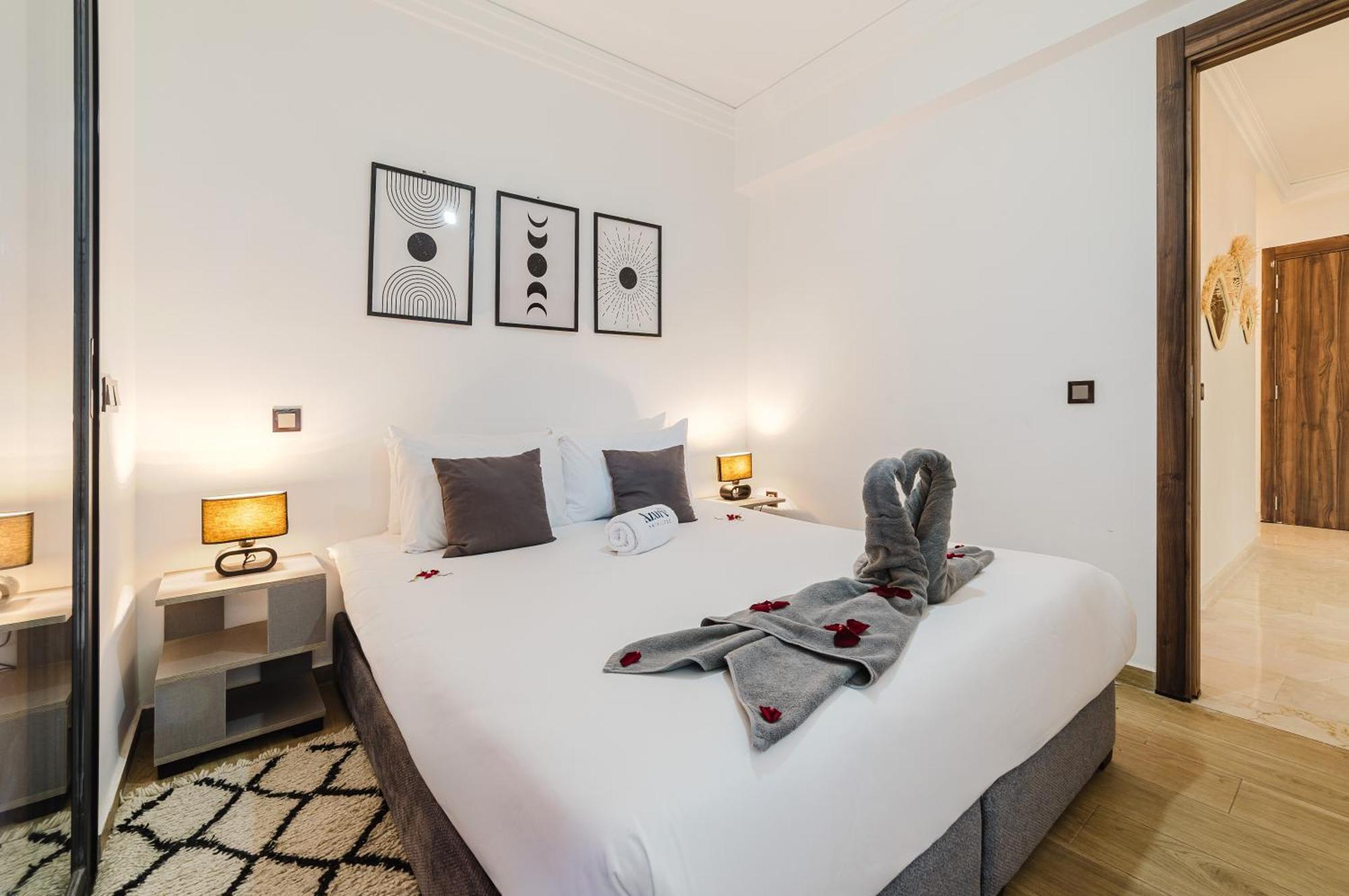 Confortable & Tres Bien Note - Vue Piscine, Proche M Avenue, Piscine, Fibre Optique, Parking Apartment