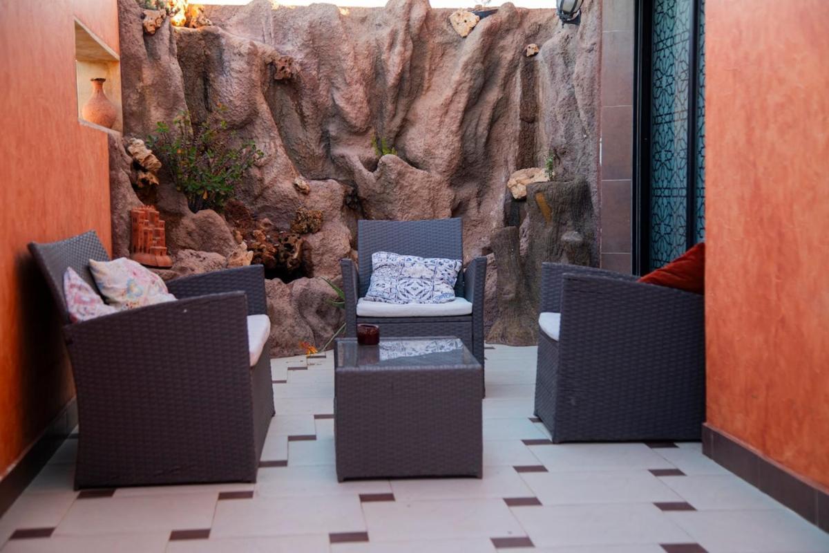 Romantic Retreat Waterfall Cozy Patio Marrakesh