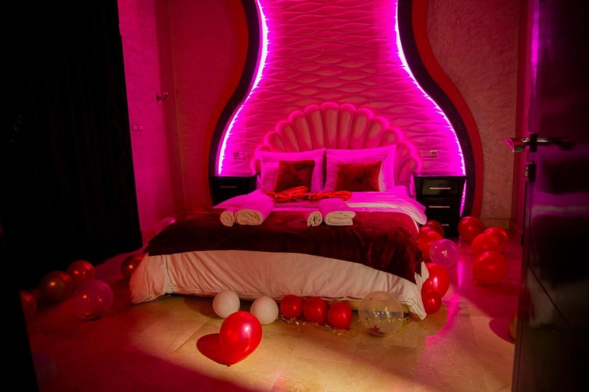 Apartment Romantic Retreat Waterfall Cozy Patio Marrakesh