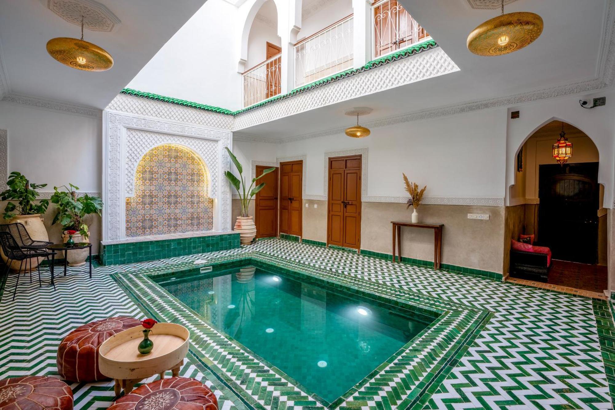 Guest house Ilyan & *