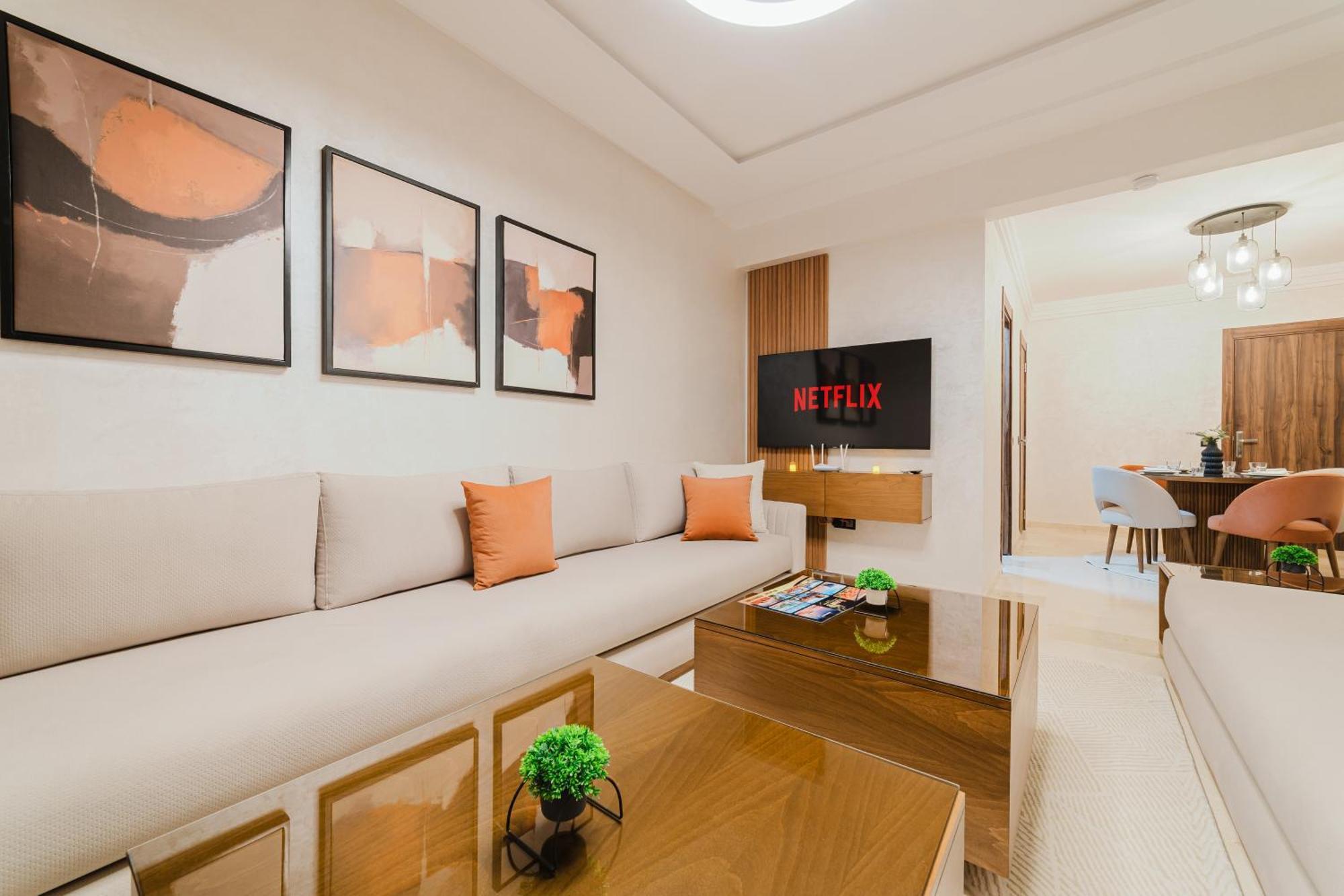 Apartment New! Modern Appart, Parking , Piscine & Fiber Wifi Gueliz Centre