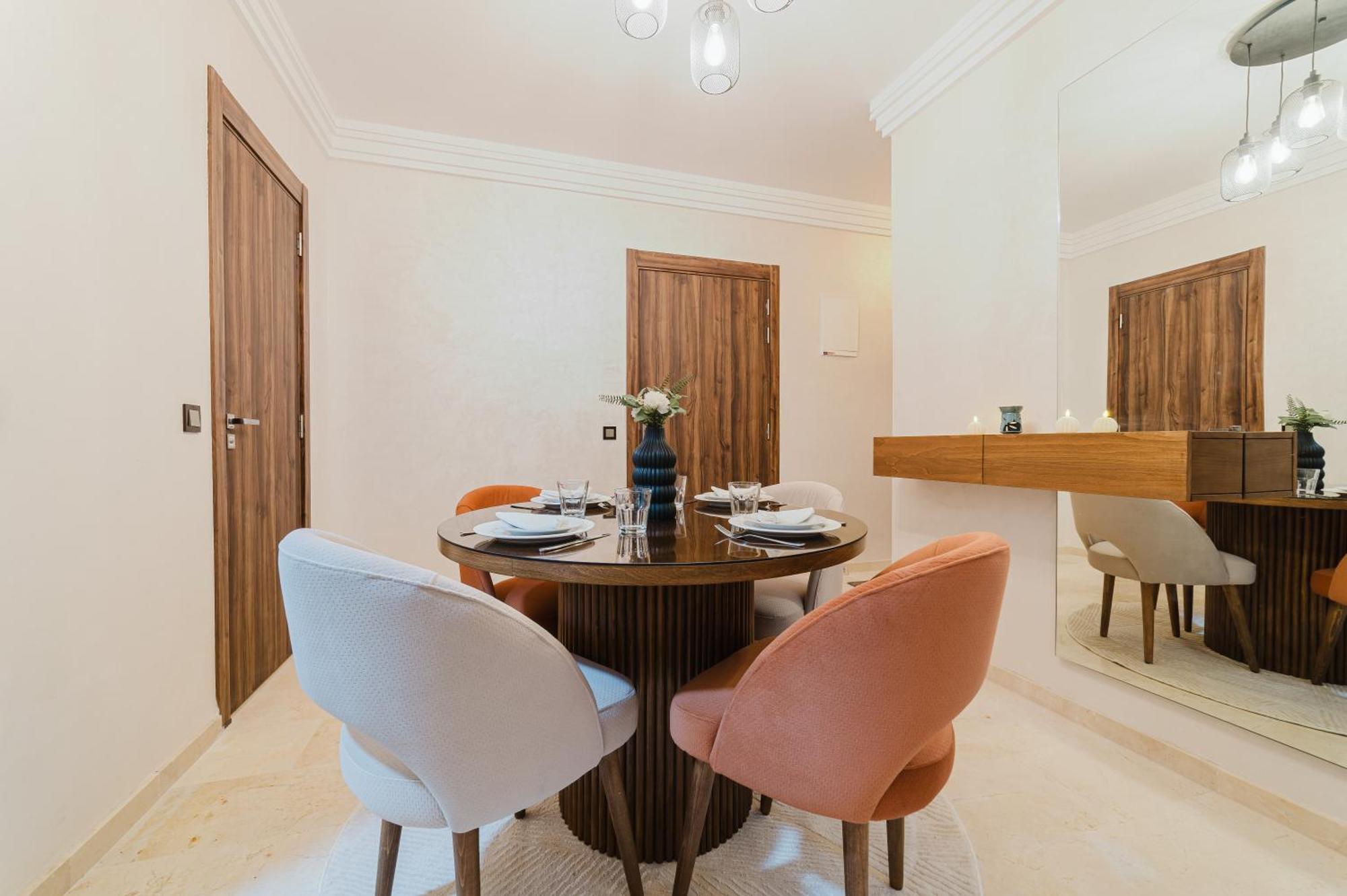 New! Modern Appart, Parking , Piscine & Fiber Wifi Gueliz Centre Apartment *