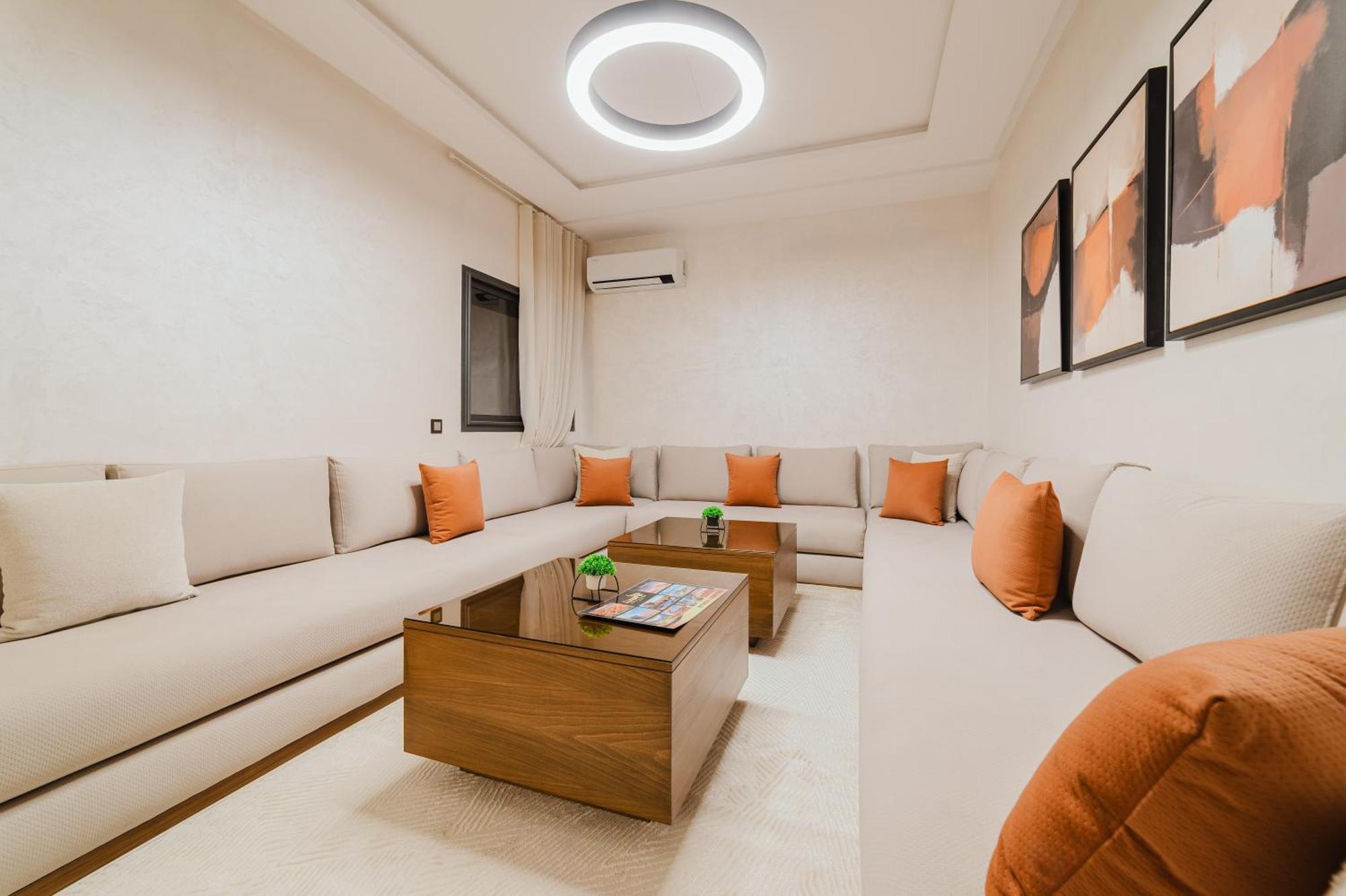 Apartment New! Modern Appart, Parking , Piscine & Fiber Wifi Gueliz Centre