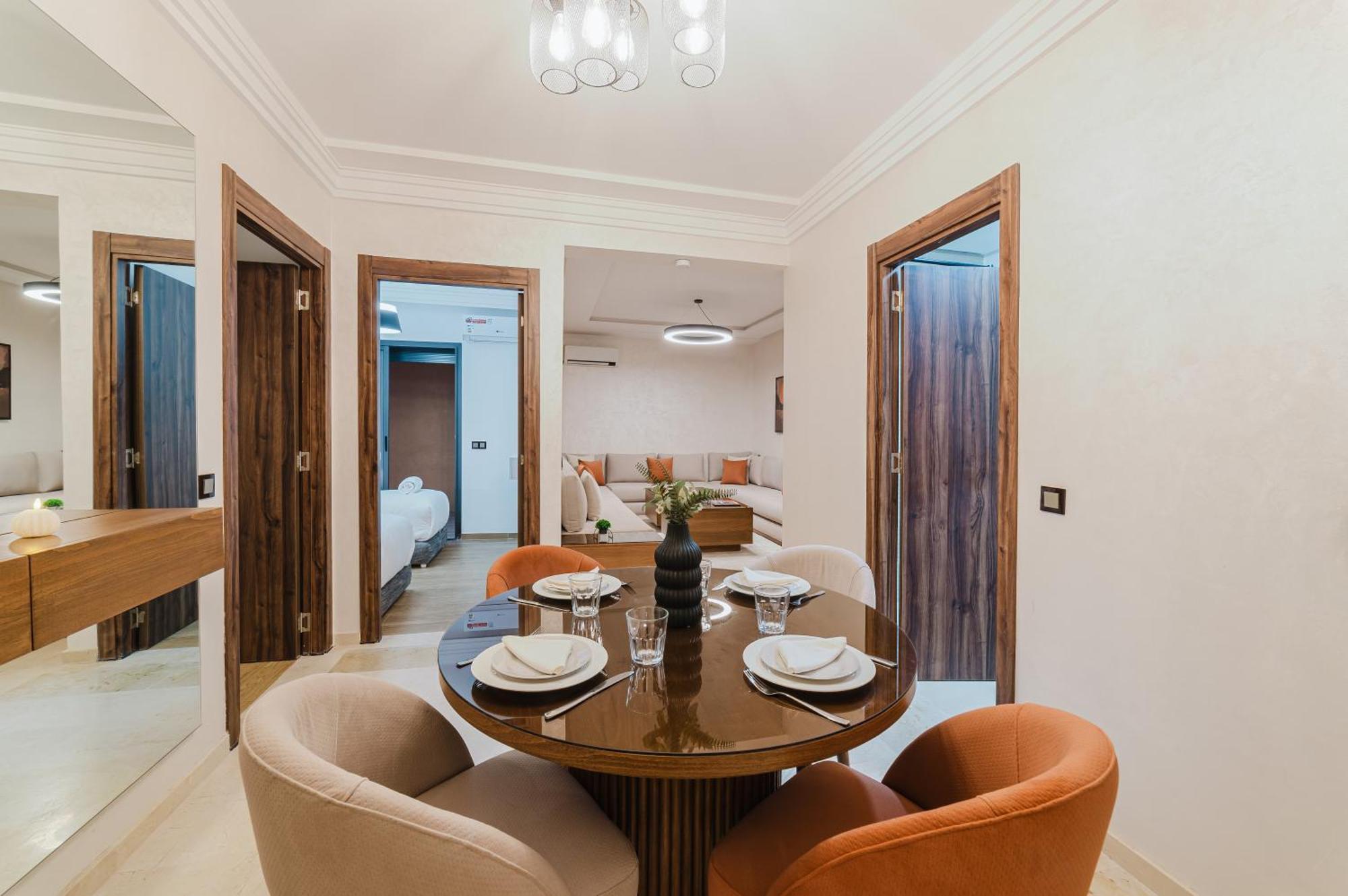 Apartment New! Modern Appart, Parking , Piscine & Fiber Wifi Gueliz Centre *