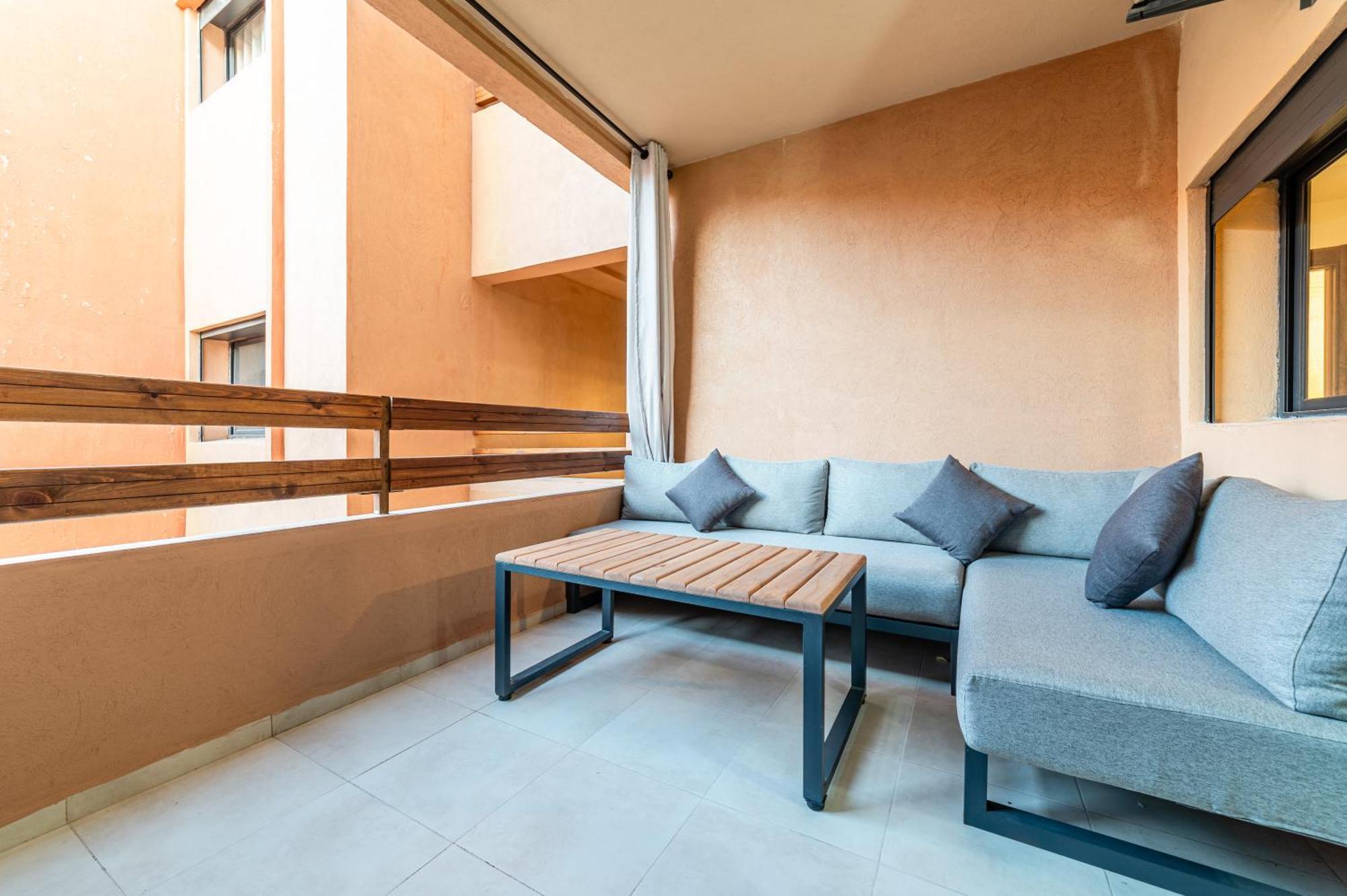 New! Modern Appart, Parking , Piscine & Fiber Wifi Gueliz Centre Marrakesh