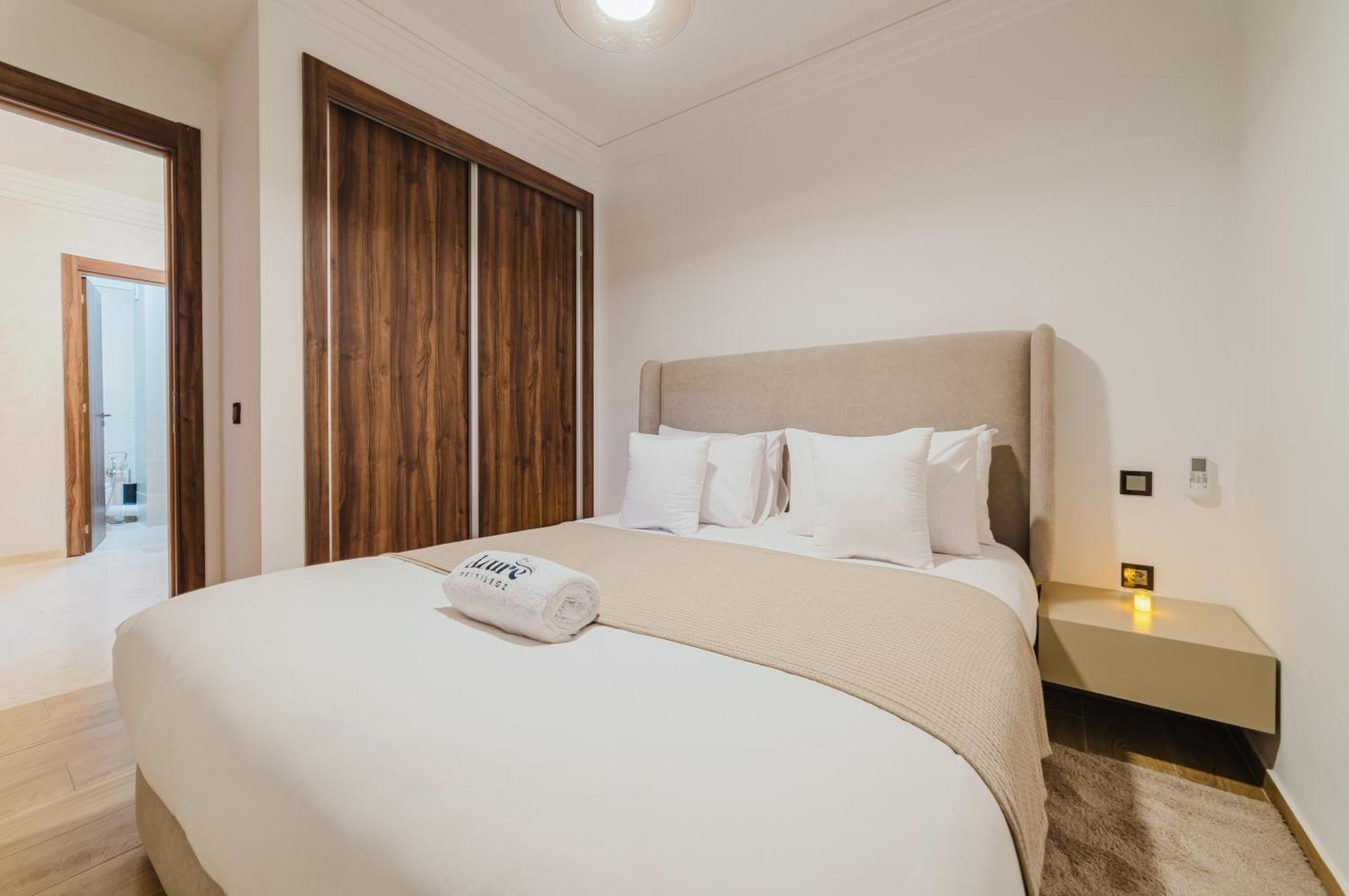 New! Modern Appart, Parking , Piscine & Fiber Wifi Gueliz Centre