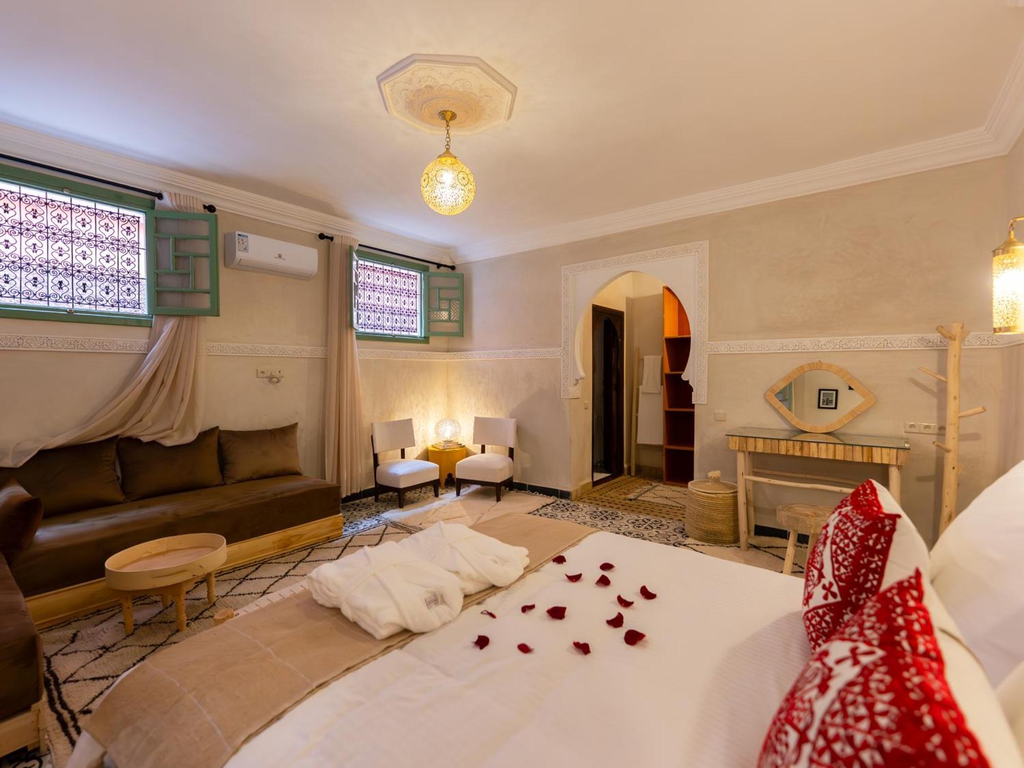 Dar Lamia Guest house *