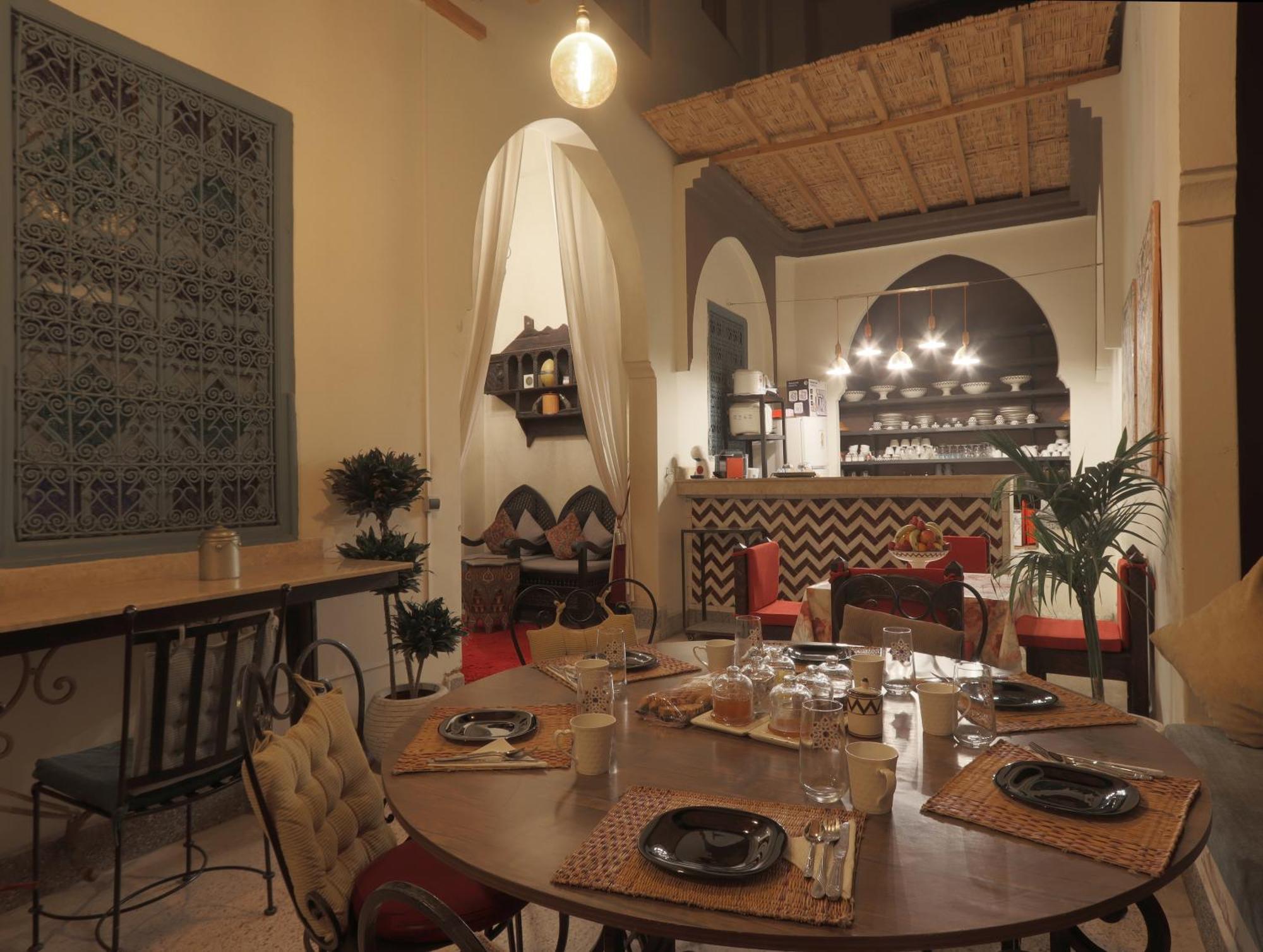 Pour Un Groupe De 14 Personnes Dans Le Centre Marrakesh
