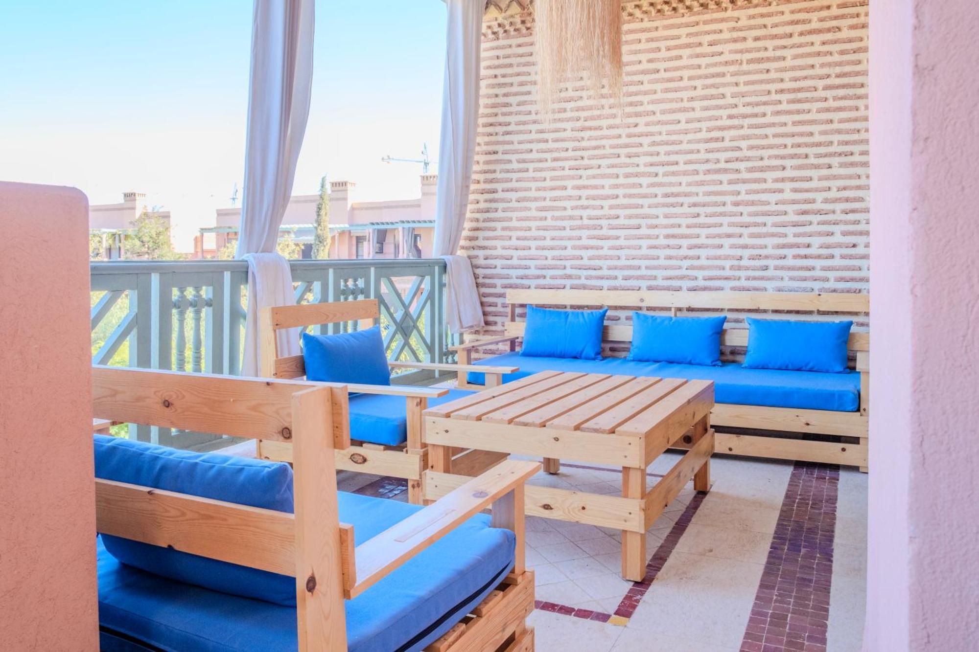 Apartment Luxury 2br With Pool & Garden View Balcony