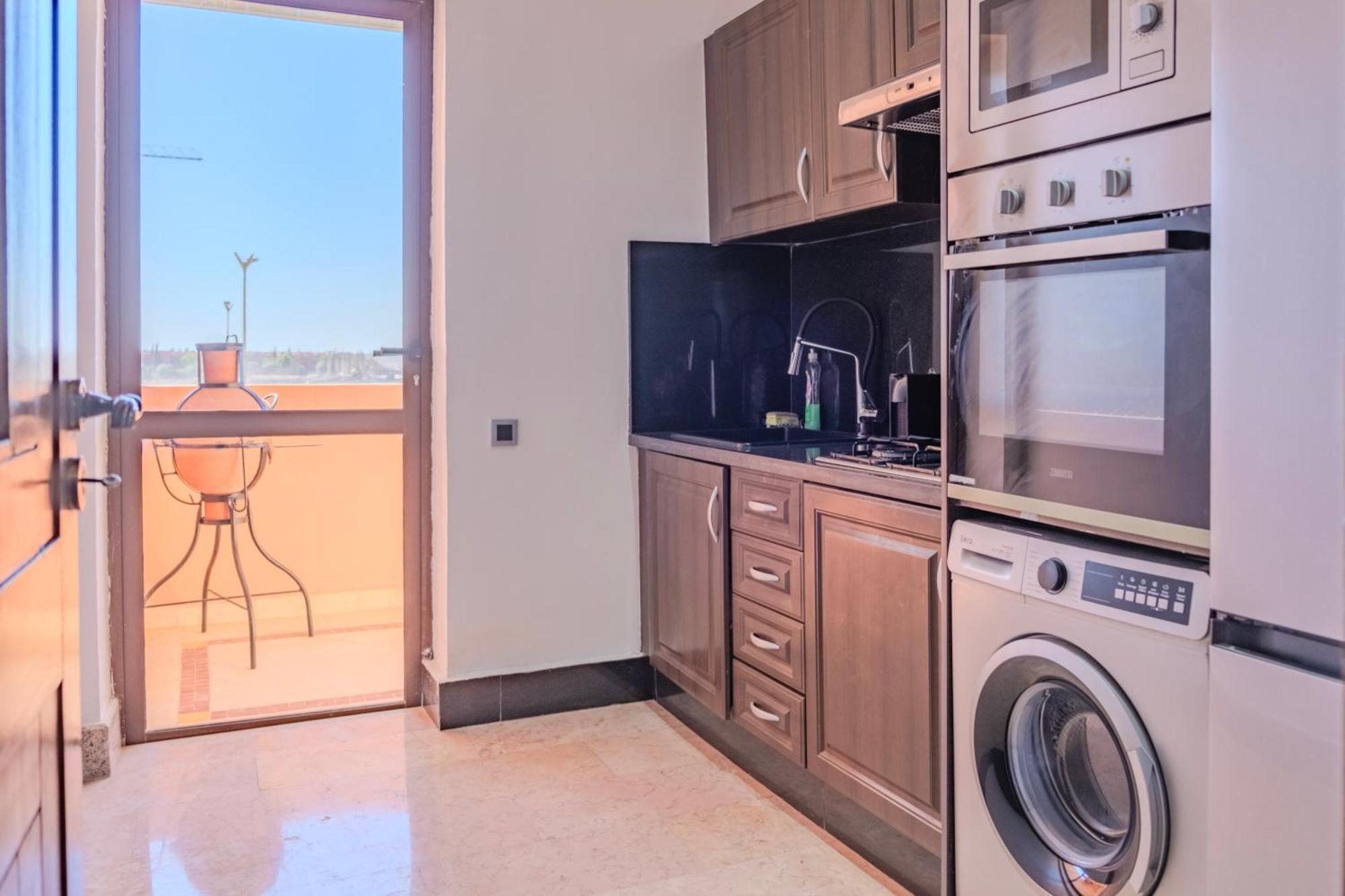 Luxury 2br With Pool & Garden View Balcony Apartment Marrakesh
