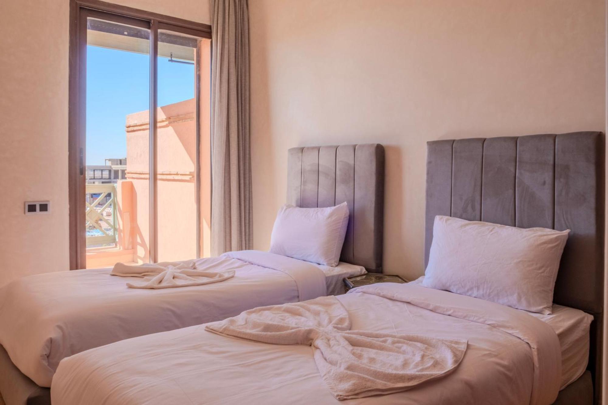 Luxury 2br With Pool & Garden View Balcony Apartment *