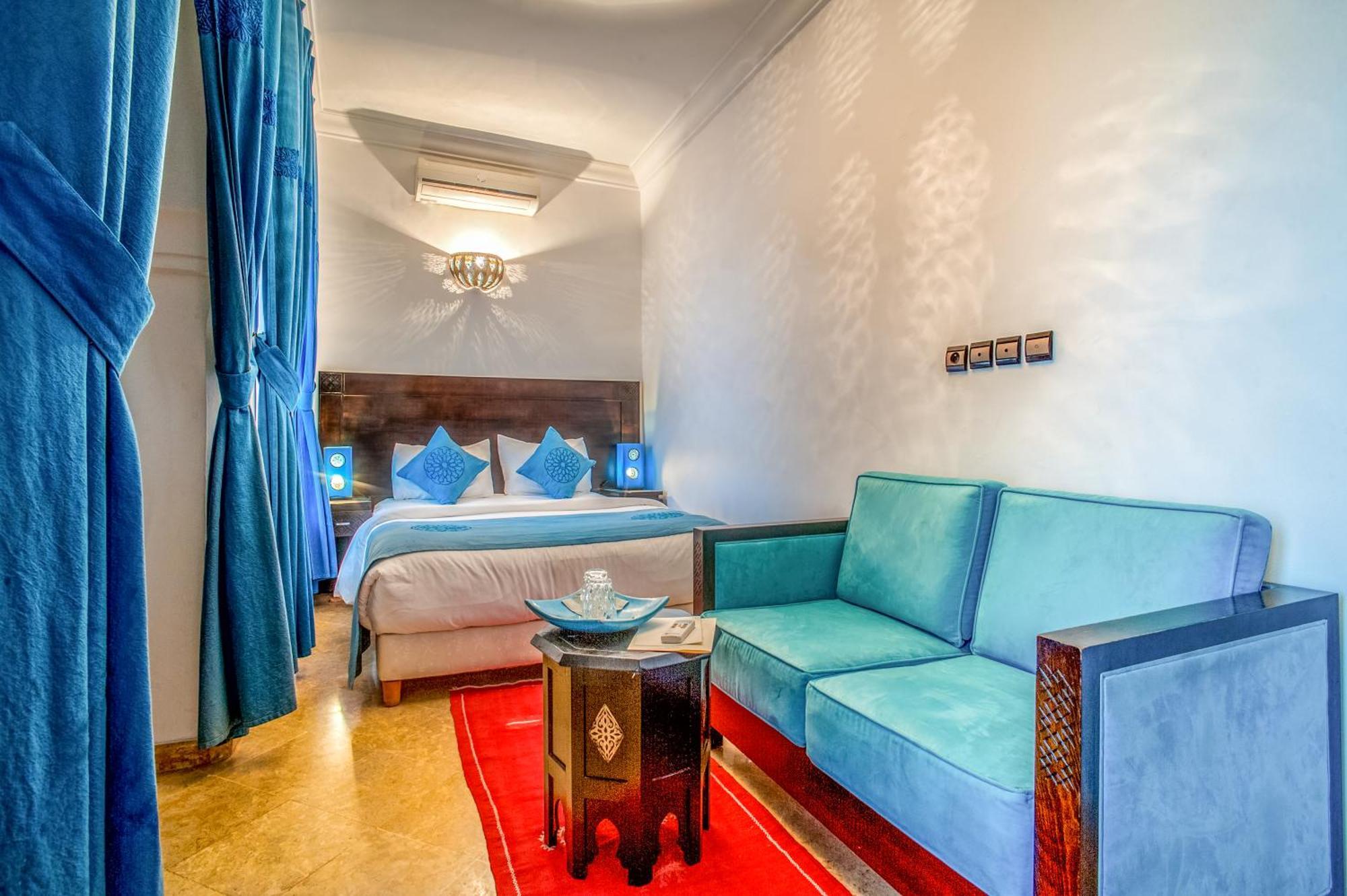 Amira Aliya Guest house *
