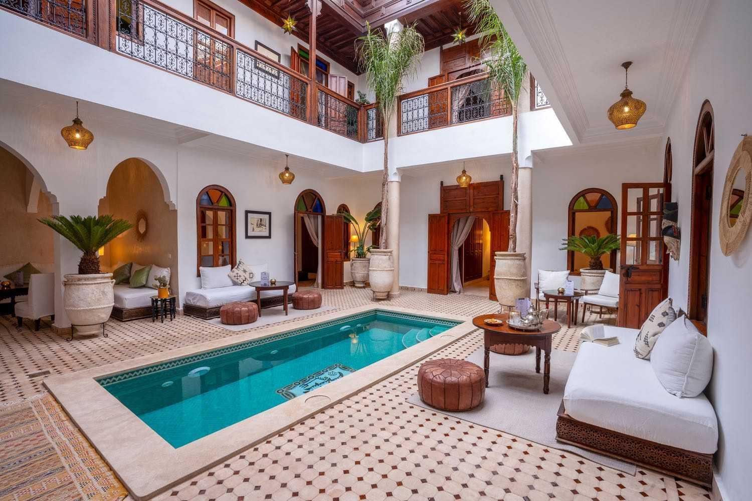 Riad Adika & 4*