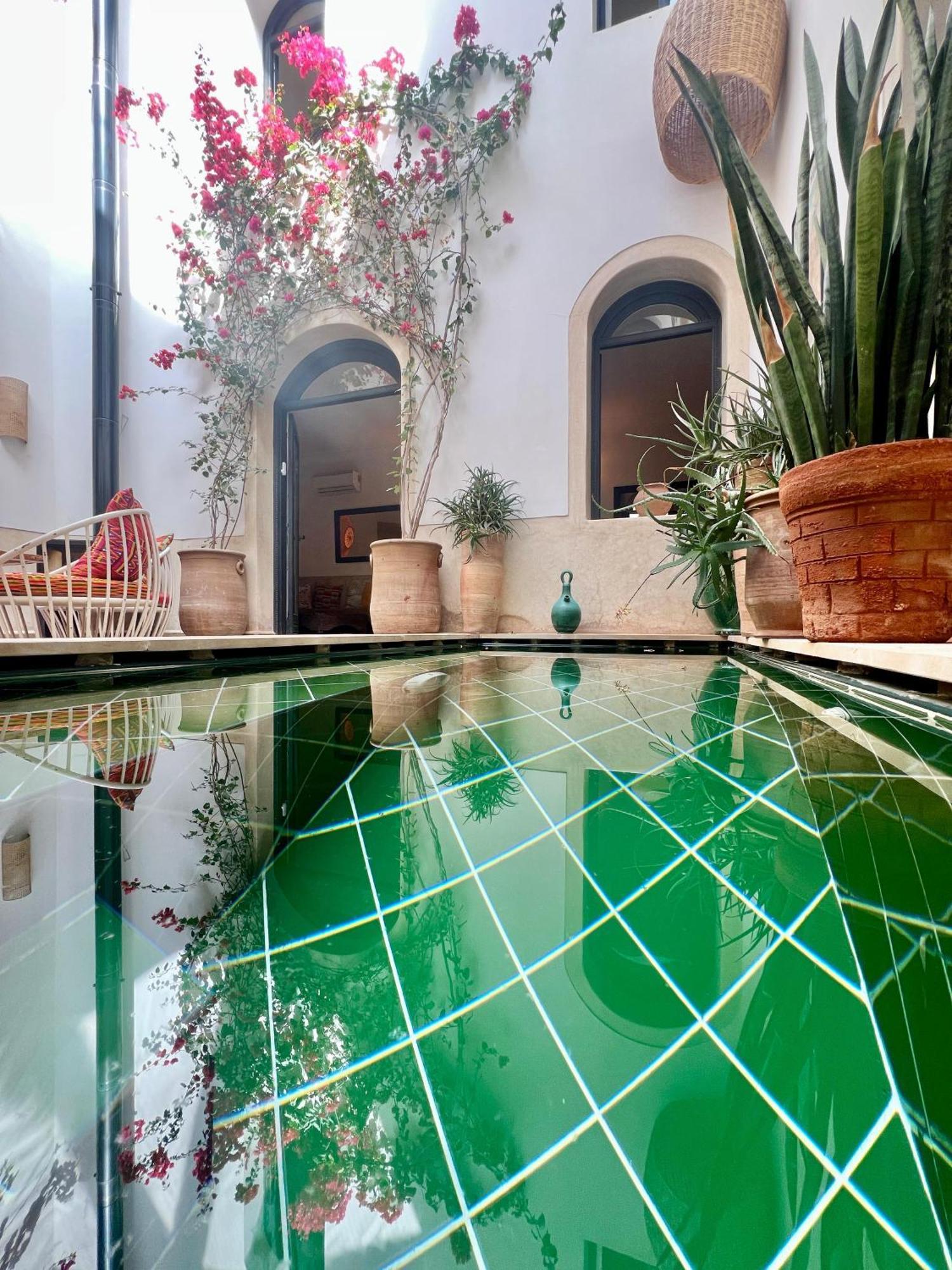 Prive, 5 Et Piscine Holiday home