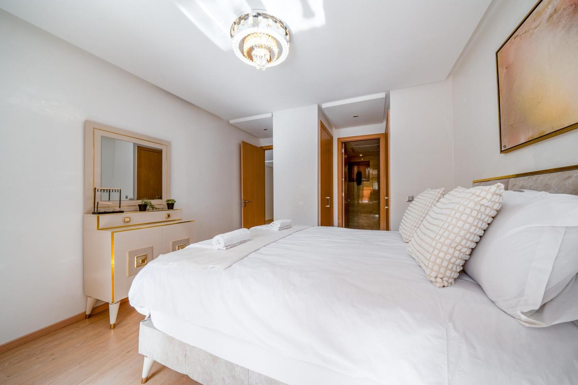 Your Haven Of Peace With Private Jacuzzi Apartment