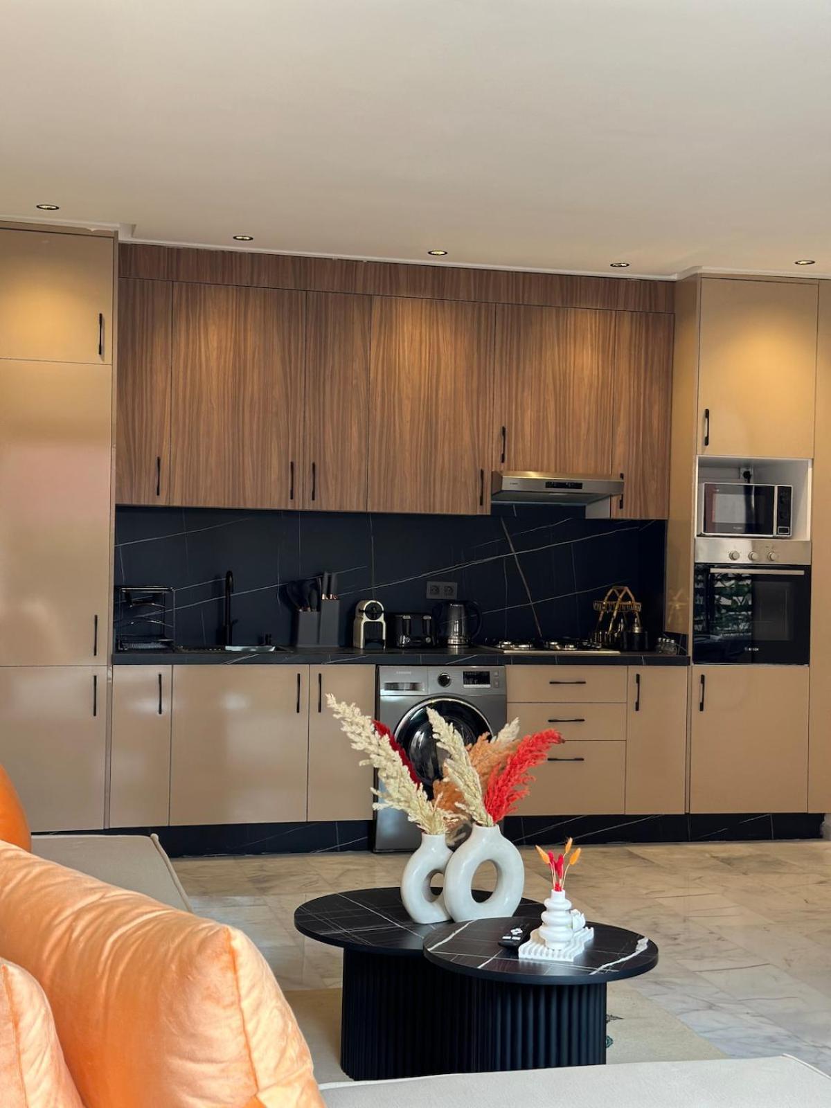 Standing Centre Apartment