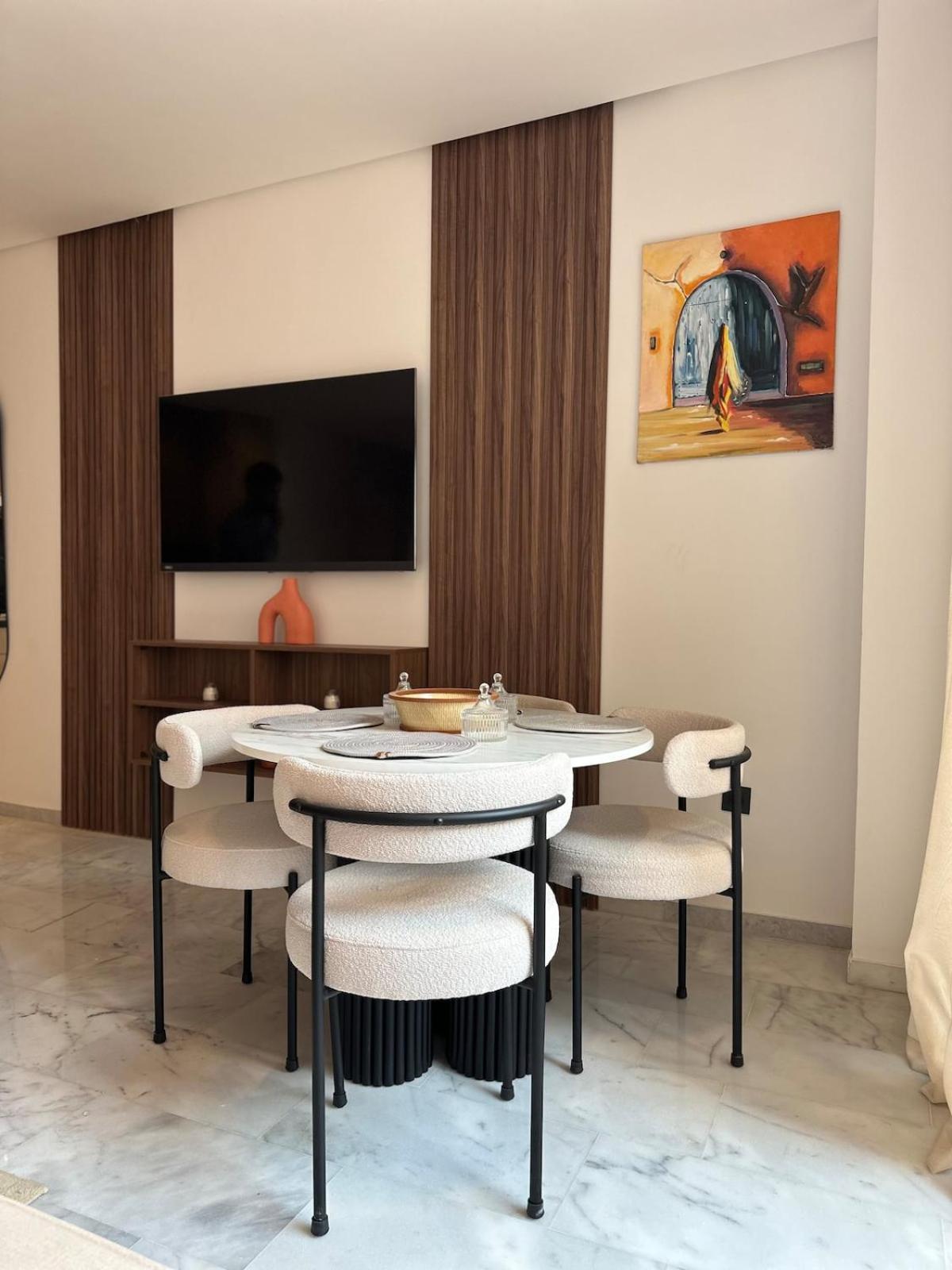 Apartment Standing Centre