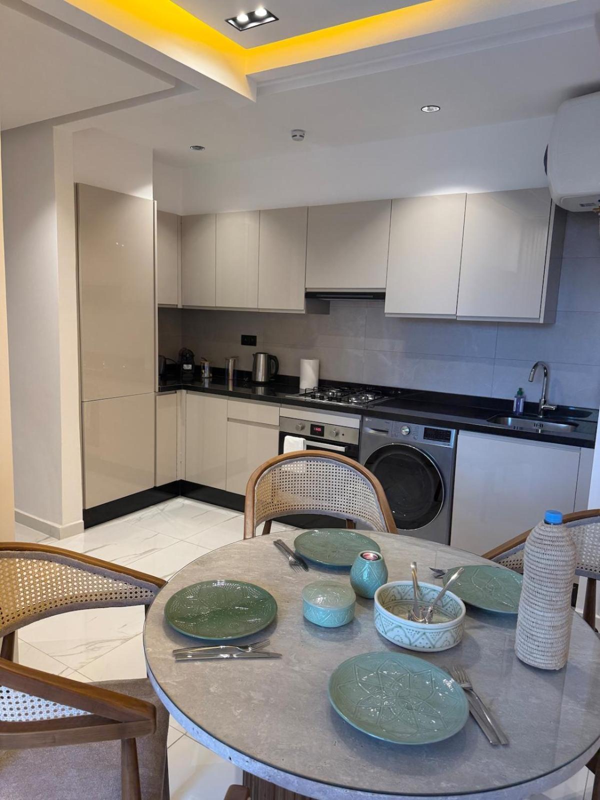 Apartment Gueliz, Wifi Fibre, Parking Gratuit, Centre Marrakech *