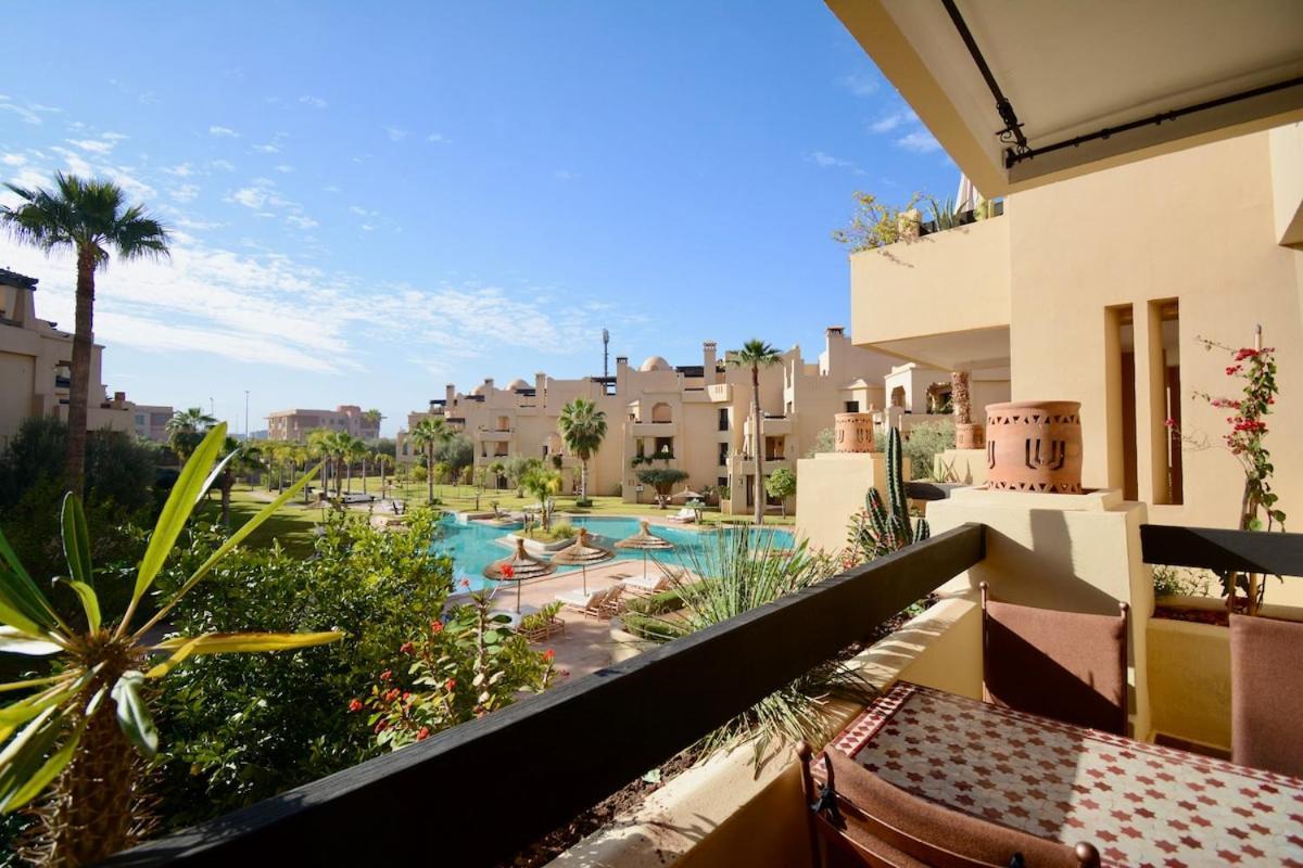 Luxury With Pool Apartment