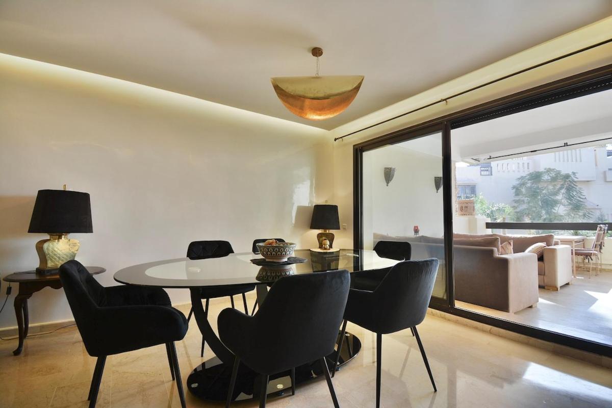 Luxury With Pool Apartment