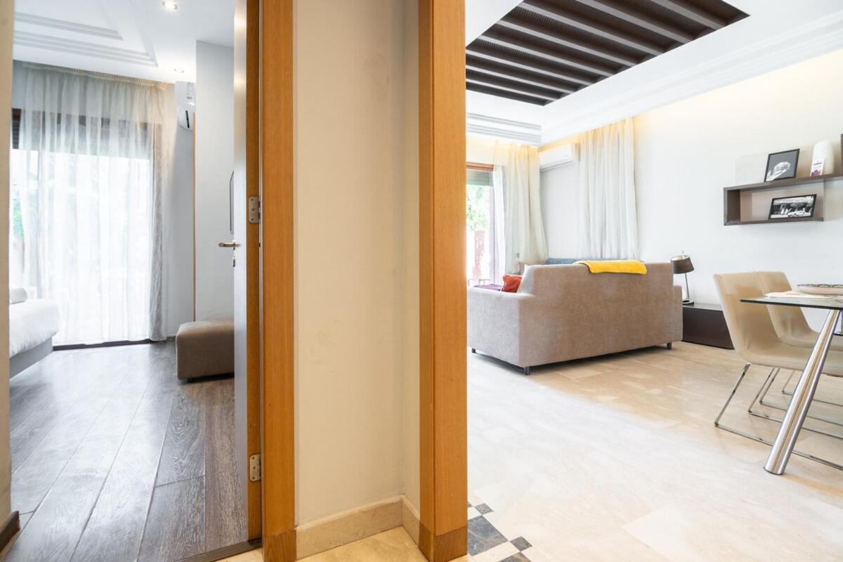 Apartment Cosy Avec Parc Et Piscine Pour Femme *