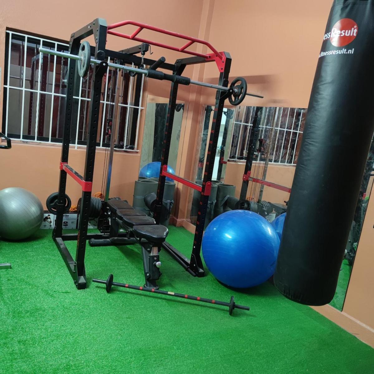 Spacious Flat With Private Gym And Lovely Terrace Apartment *