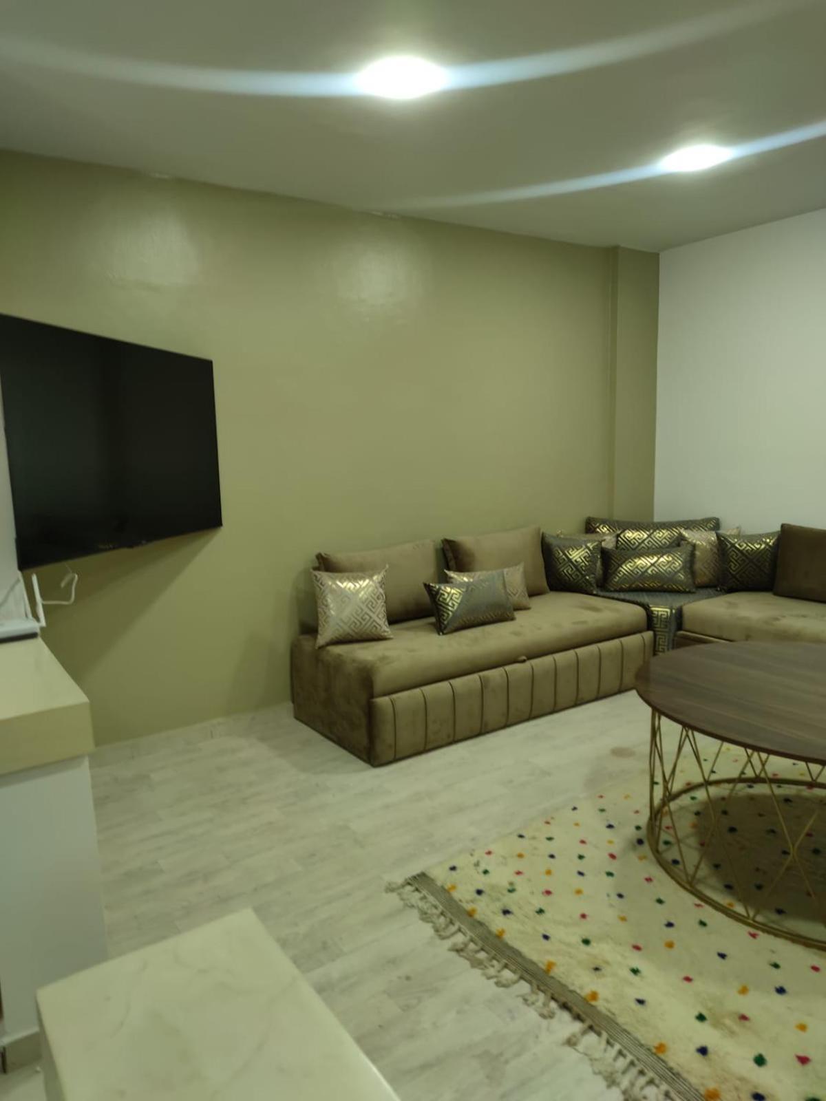 Spacious Flat With Private Gym And Lovely Terrace