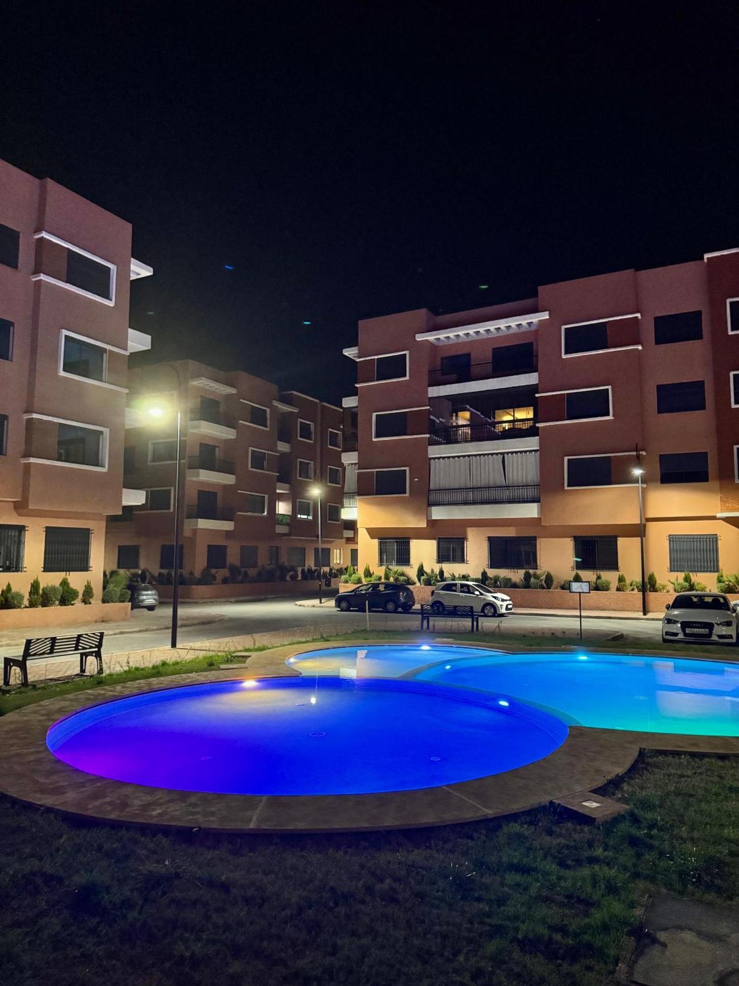 Downtown With Pool Apartment *