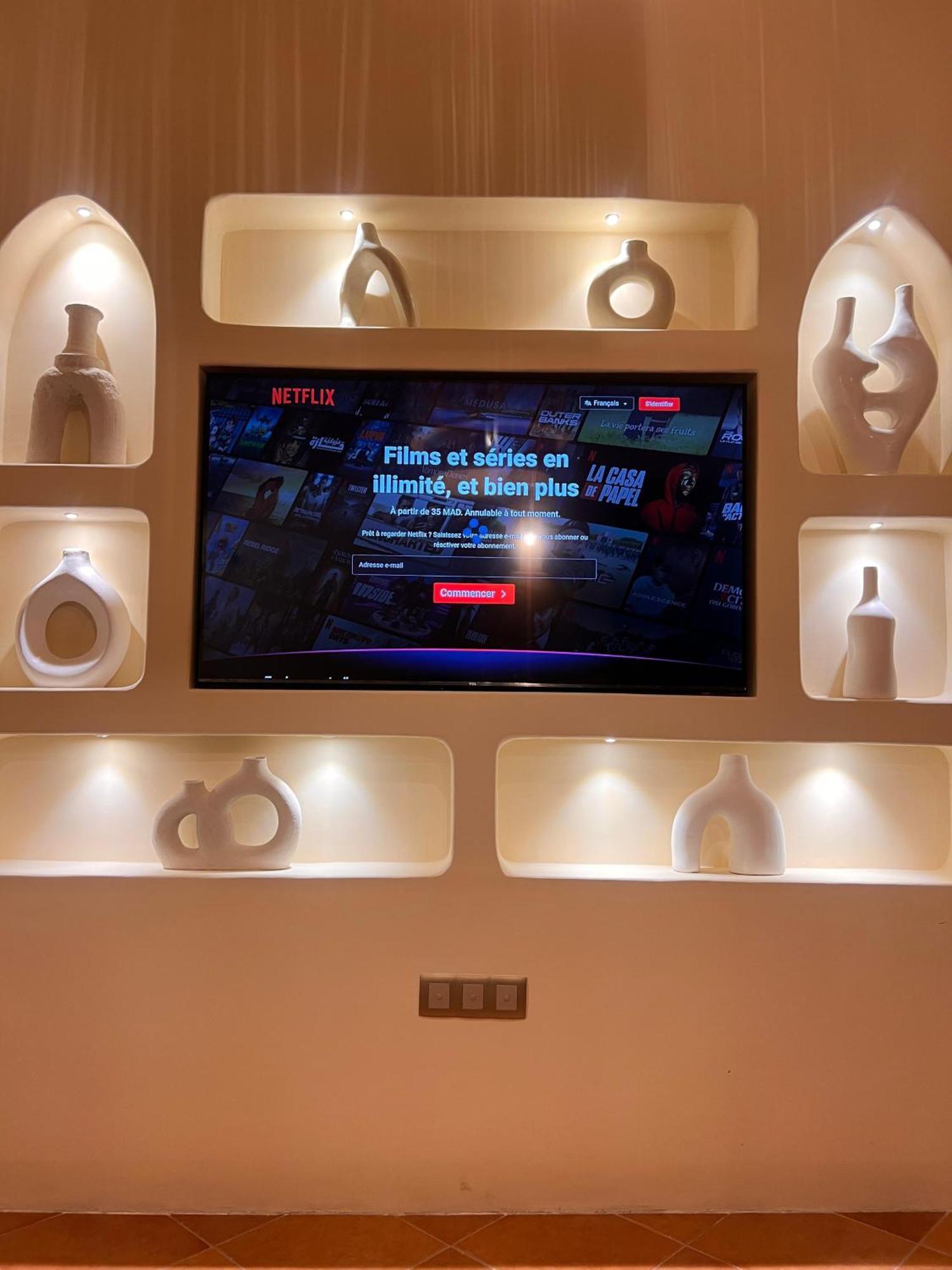 Apartment F3 Exceptionnel A Gueliz - A 5 Min De La Gare - Piscine, Wi-fi Et Parking Au Coeur De Marrakech Marrakesh