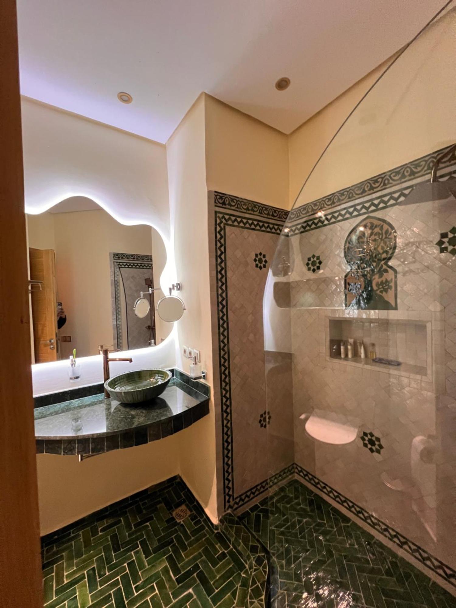 F3 Exceptionnel A Gueliz - A 5 Min De La Gare - Piscine, Wi-fi Et Parking Au Coeur De Marrakech Apartment