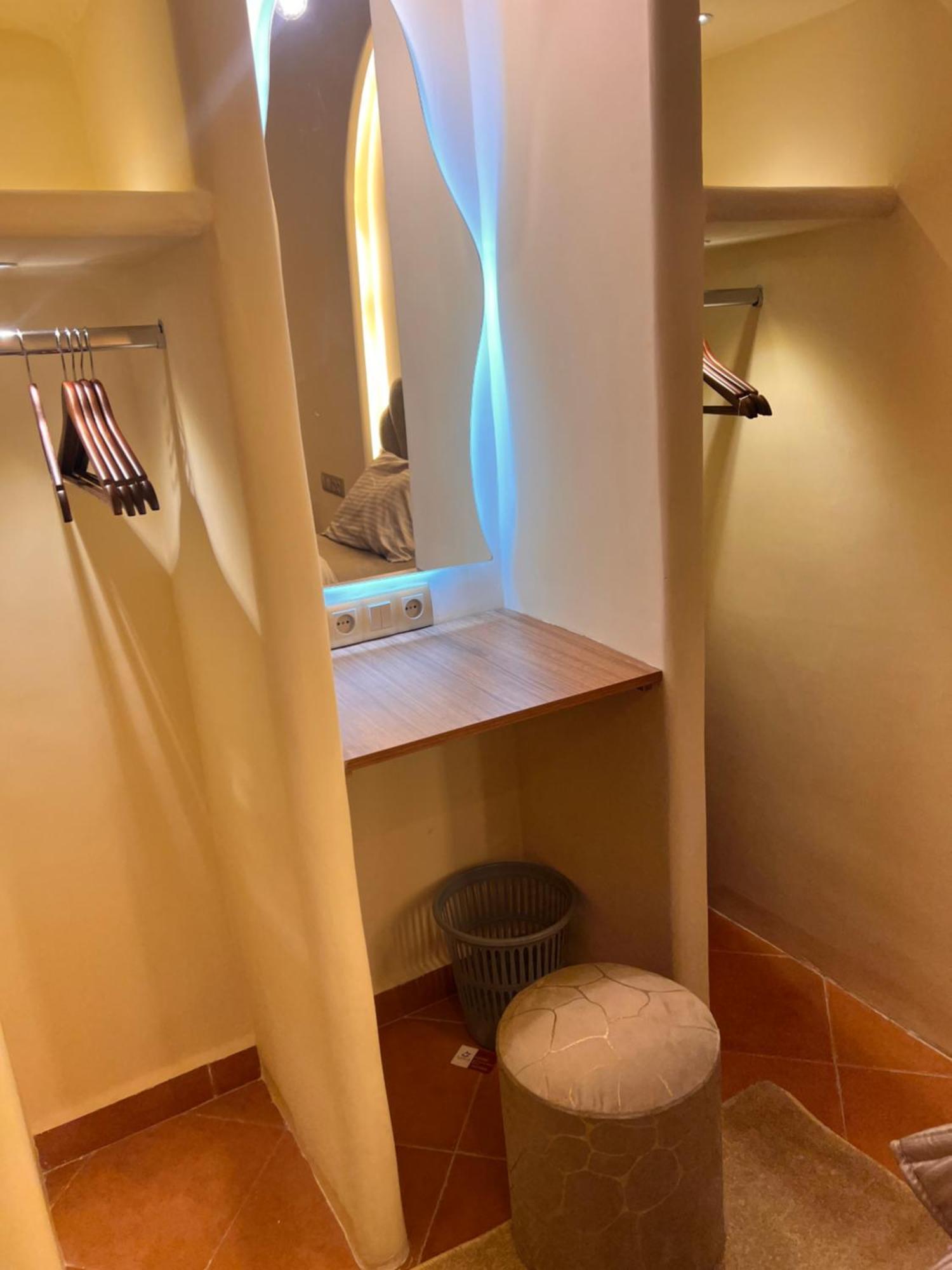 Apartment F3 Exceptionnel A Gueliz - A 5 Min De La Gare - Piscine, Wi-fi Et Parking Au Coeur De Marrakech *