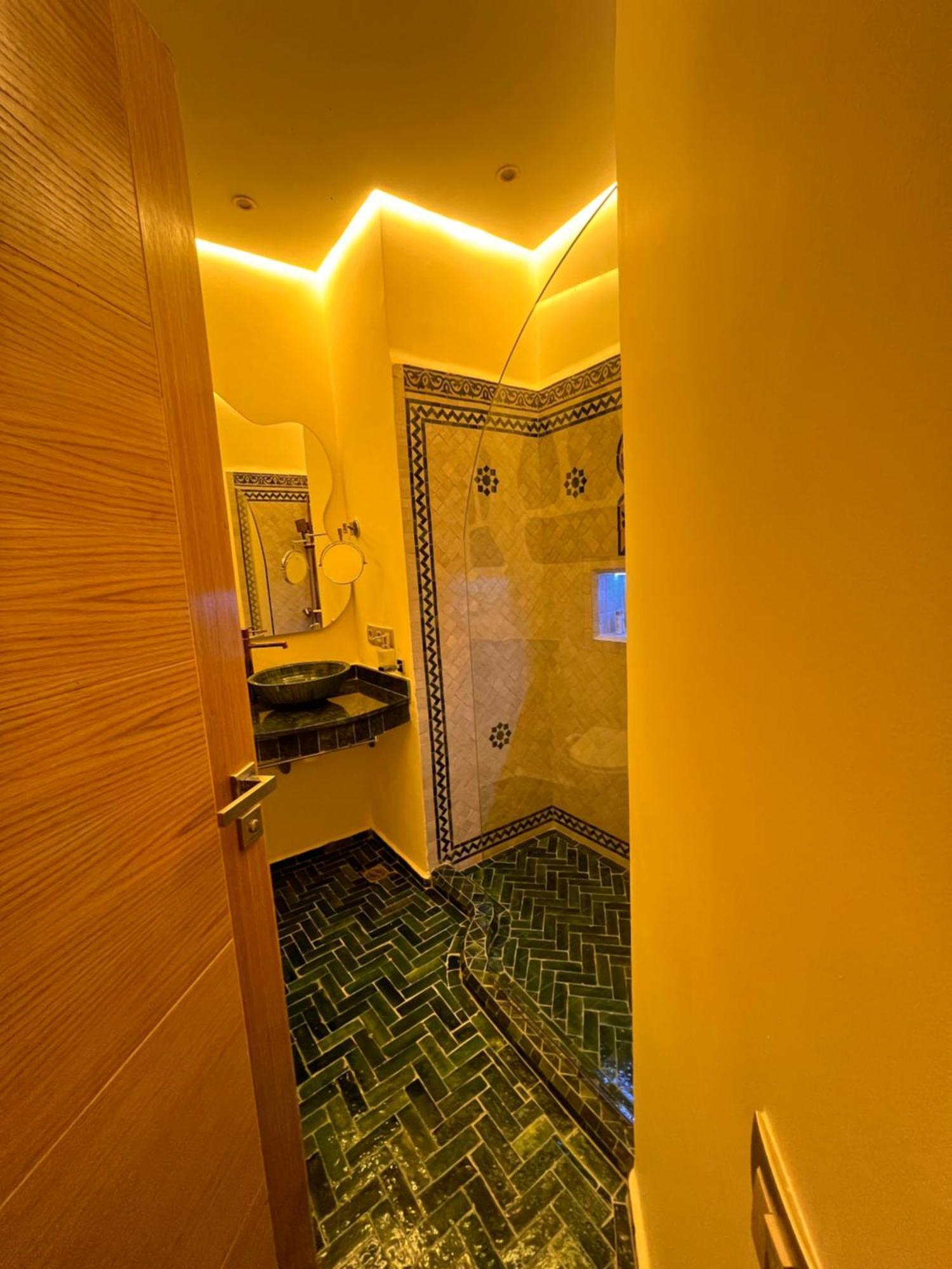 Apartment F3 Exceptionnel A Gueliz - A 5 Min De La Gare - Piscine, Wi-fi Et Parking Au Coeur De Marrakech