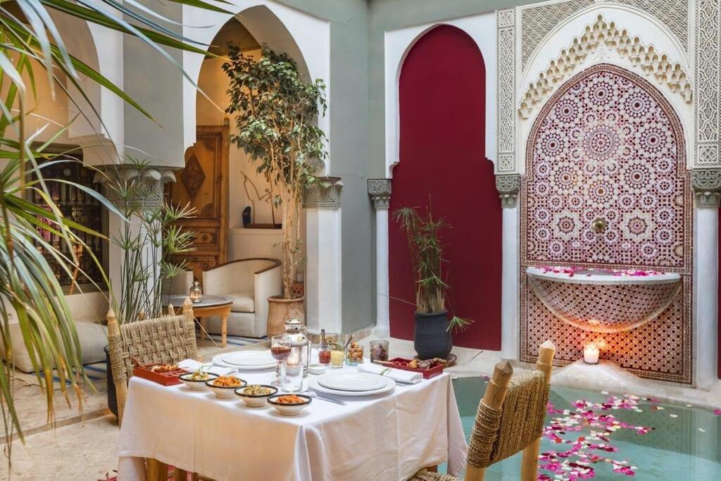 Lou, 5 Bedrooms, Private 12 P, Pool, Hammam *