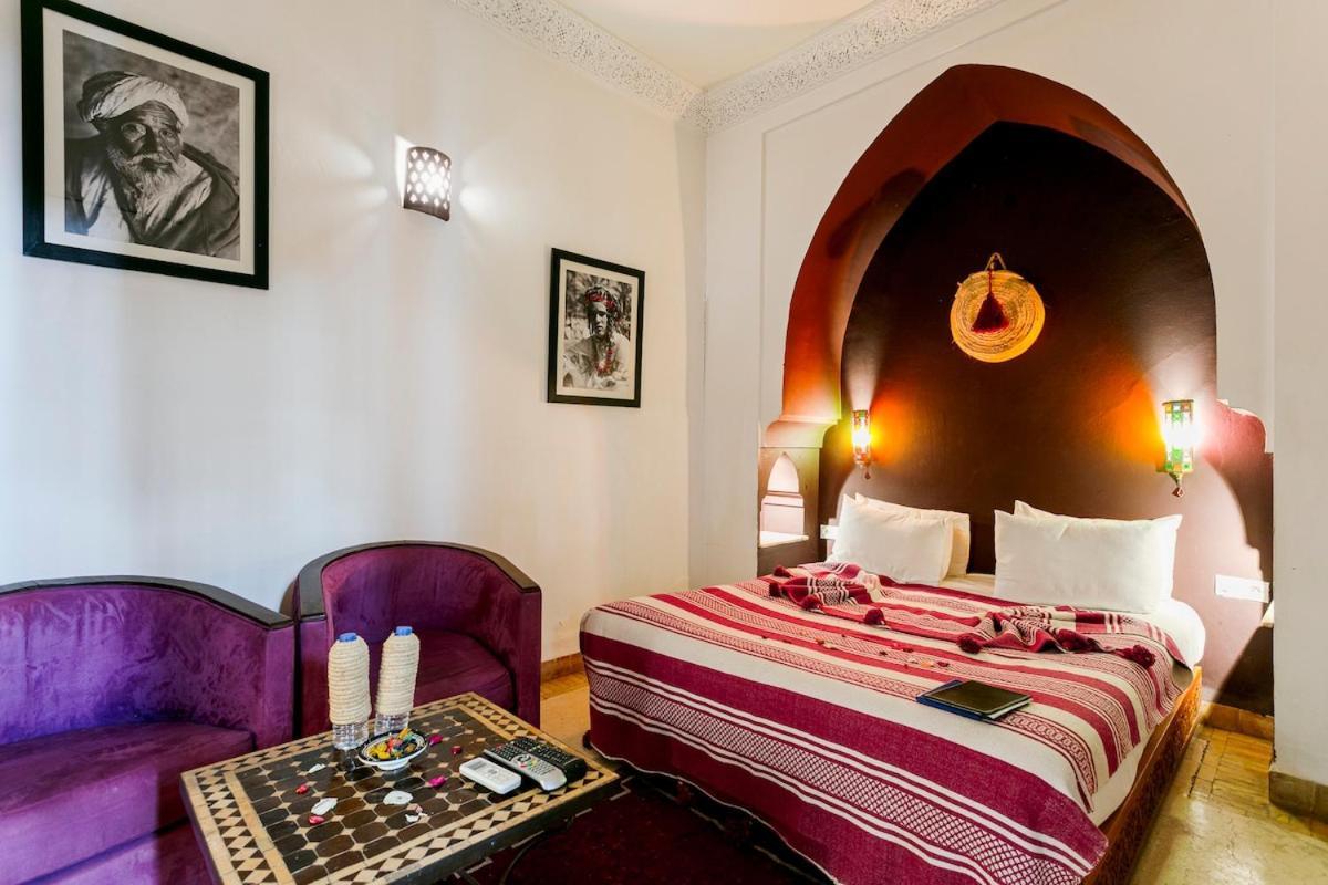 Lou, 5 Bedrooms, Private 12 P, Pool, Hammam Holiday home *