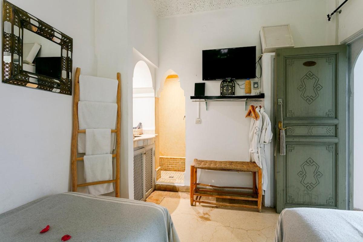 Lou, 5 Bedrooms, Private 12 P, Pool, Hammam Holiday home *