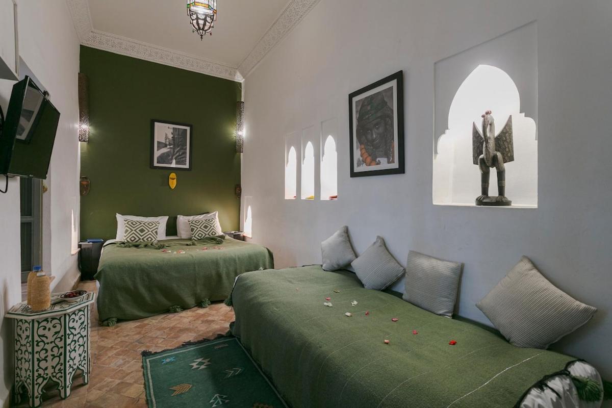 Lou, 5 Bedrooms, Private 12 P, Pool, Hammam Holiday home *