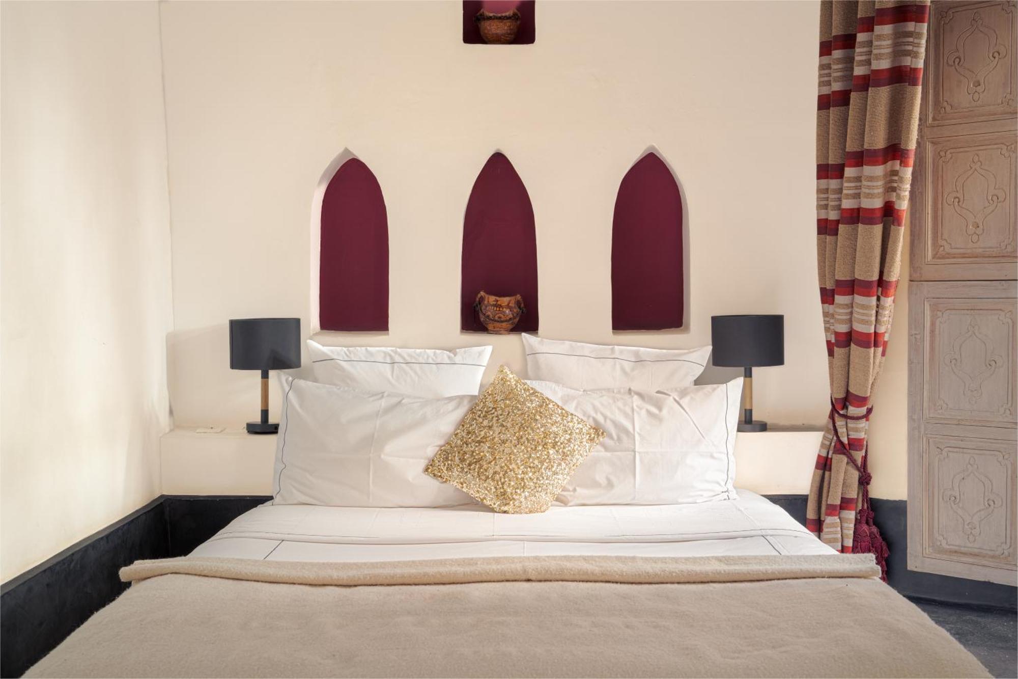 Guest house Les Hirondelles Boutique 4*