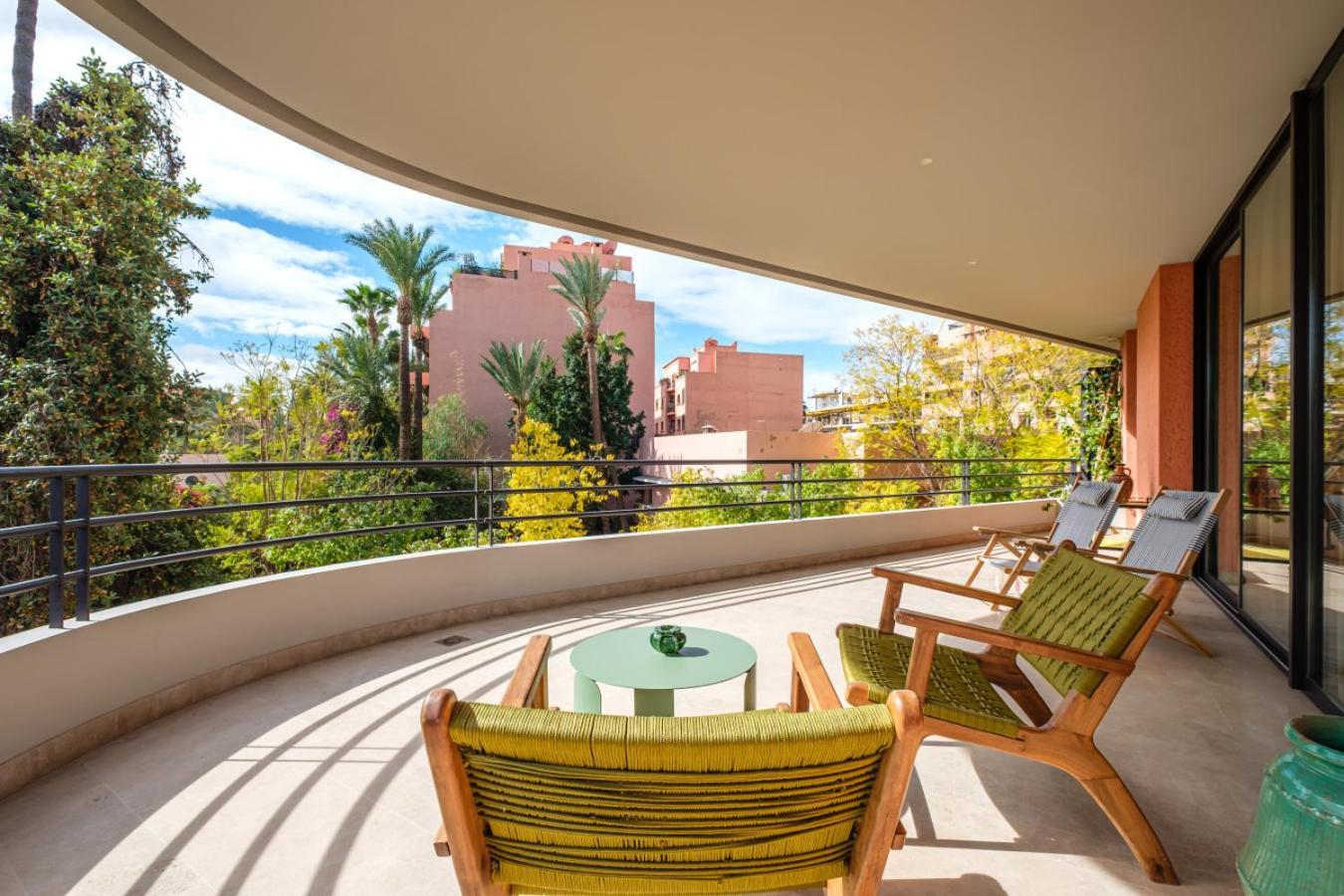 Charming And Stylish In Majorelle Peaceful *