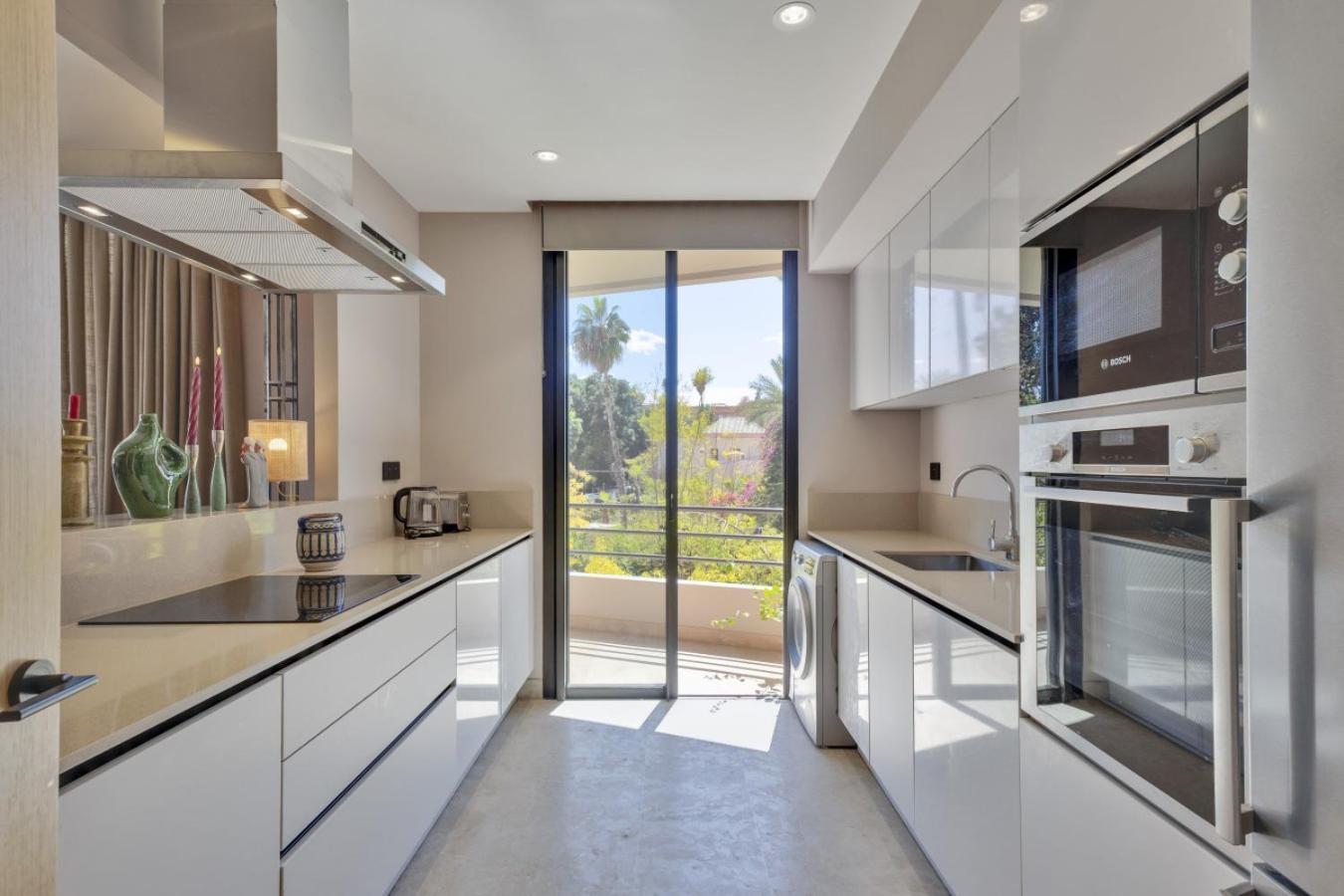Charming And Stylish In Majorelle Peaceful