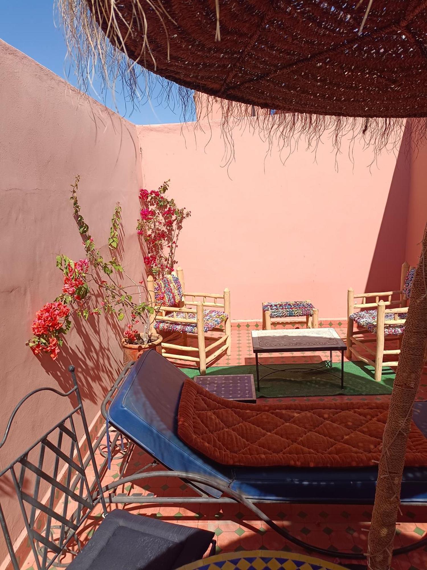Anisse Guest house