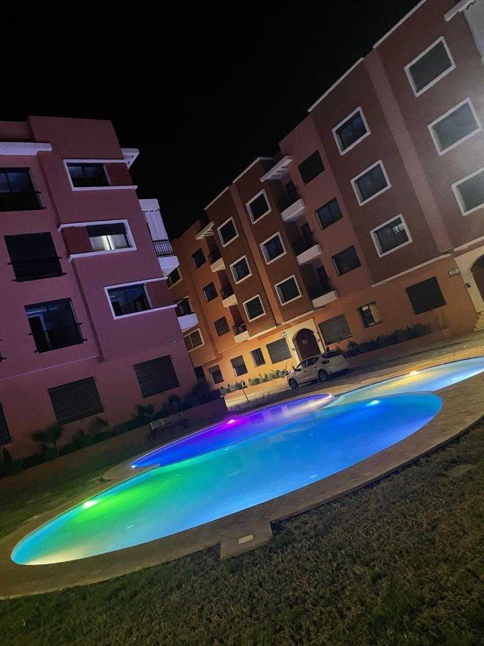 Luxury And Free Parking Apartment *