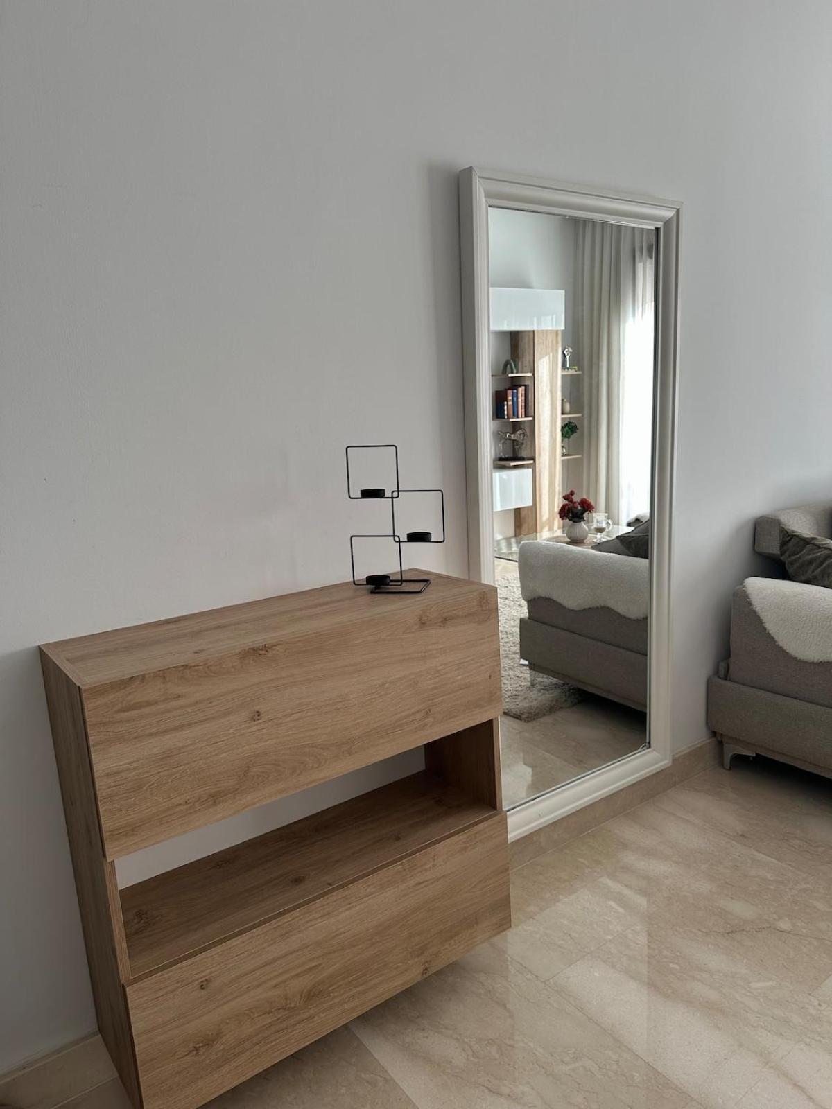 Luxury And Free Parking Apartment *