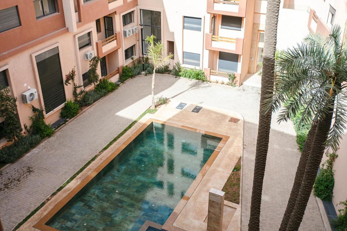 Signature Private Pool Apartment *
