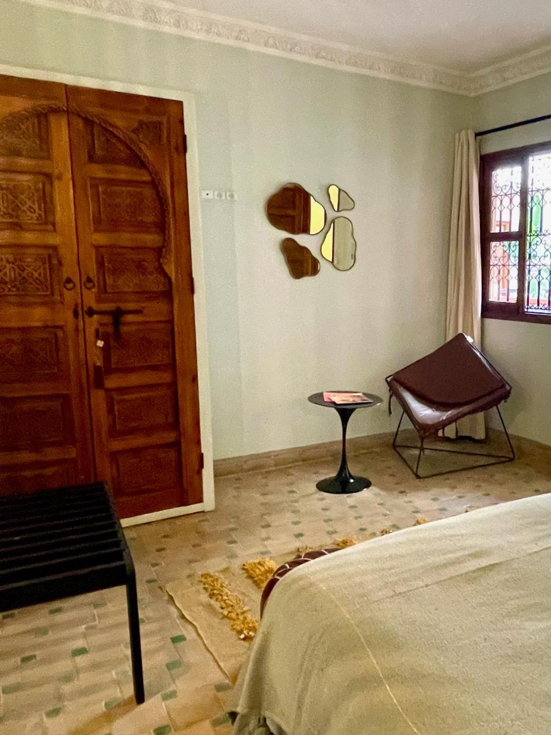 Shanam Location Privative *