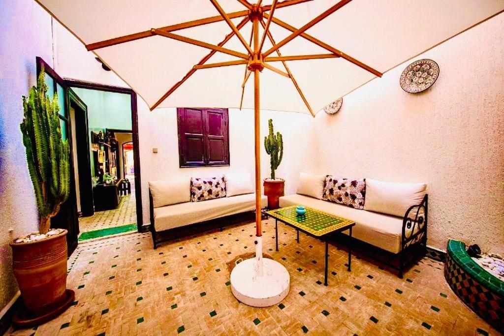 Riad Douirtna