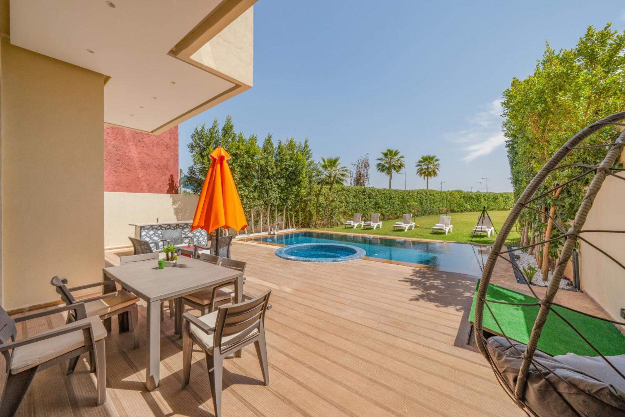 Cancun Luxury Spa-cinema & Jacuzzi